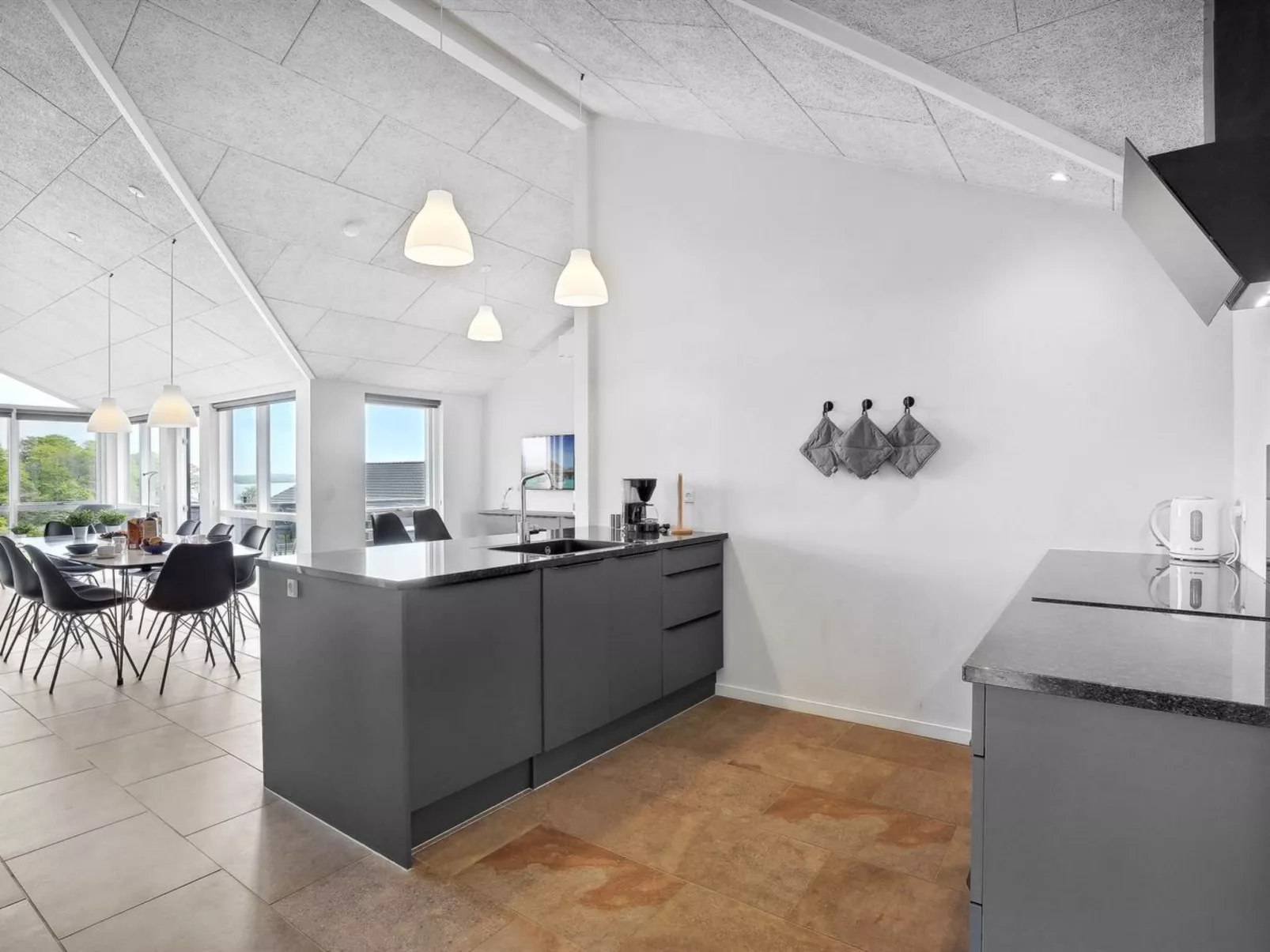 "Helina" - 180m from the sea-Binnen