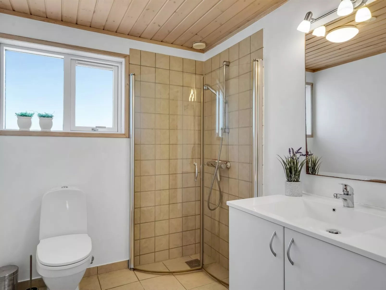 "Oskarvine" - 900m from the sea-Binnen