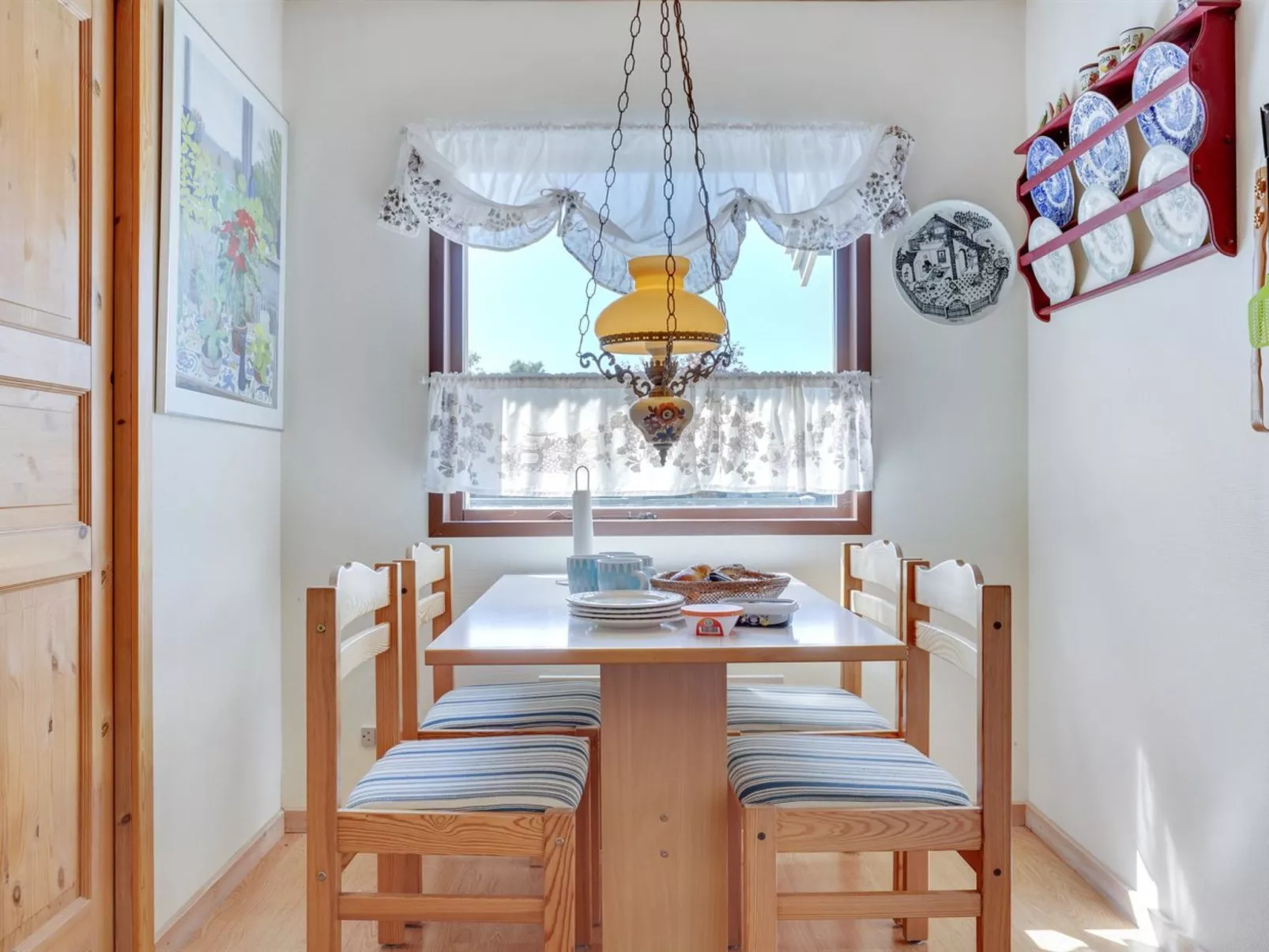 "Maelle" - 600m from the sea-Binnen