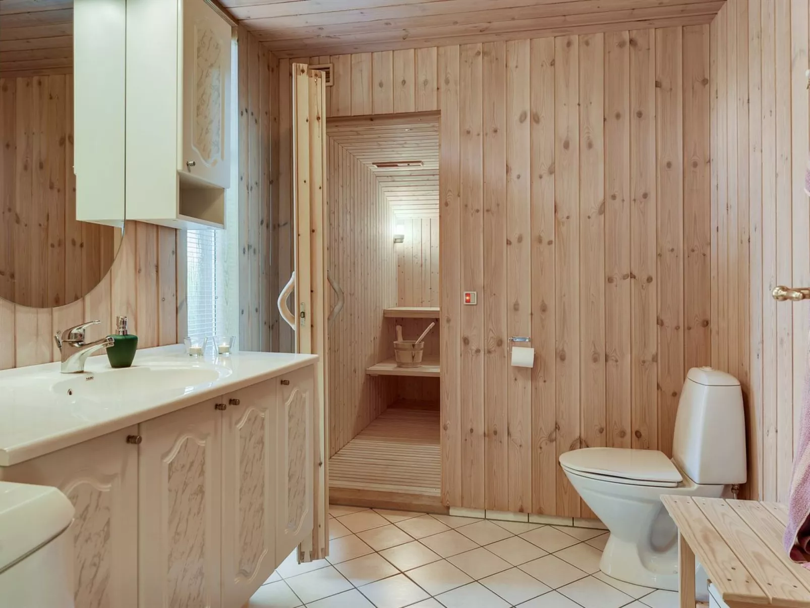 "Norwin" - 250m from the sea-Binnen