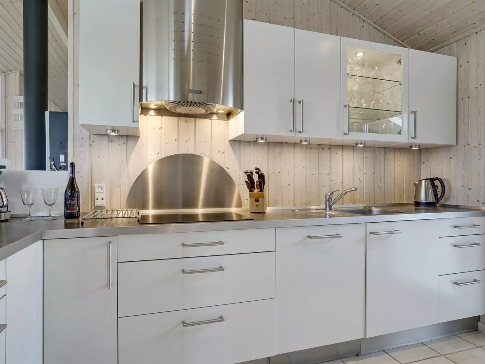 "Joella" - 200m from the sea-Binnen