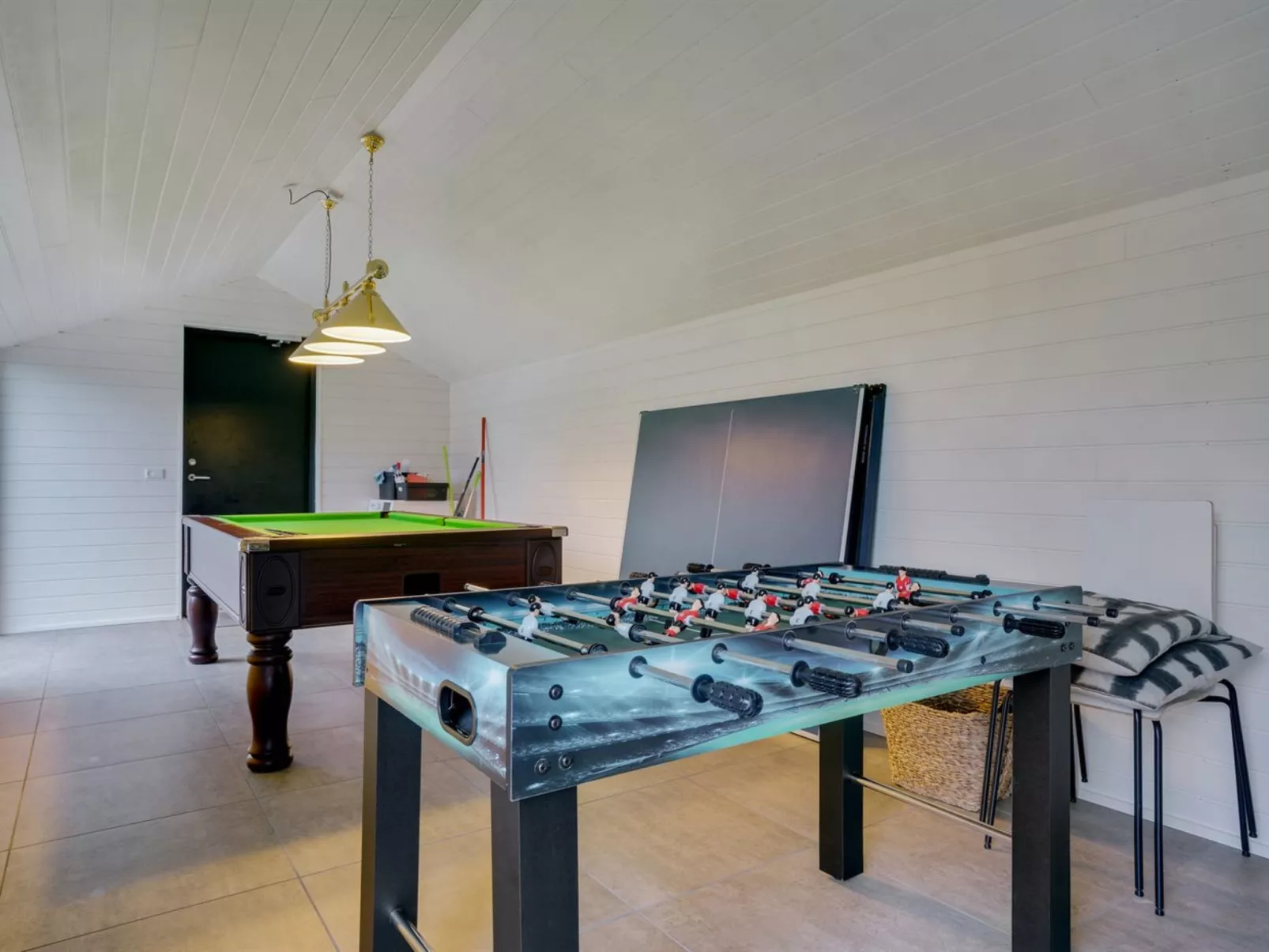 "Claus" - 500m from the sea-Binnen