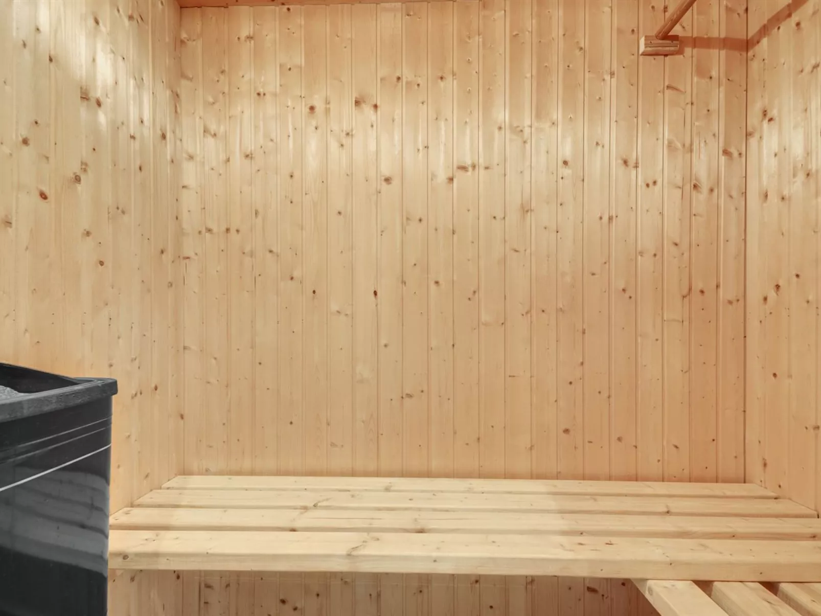 "Sonke" - 500m from the sea-Binnen