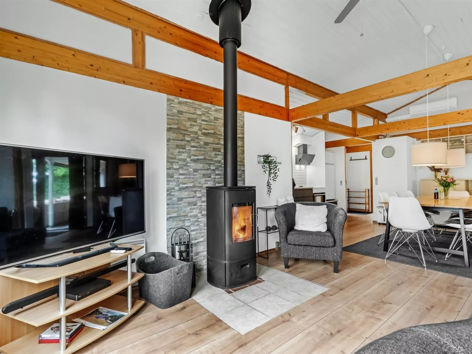 "Gudfast" - 300m to the fjord-Binnen