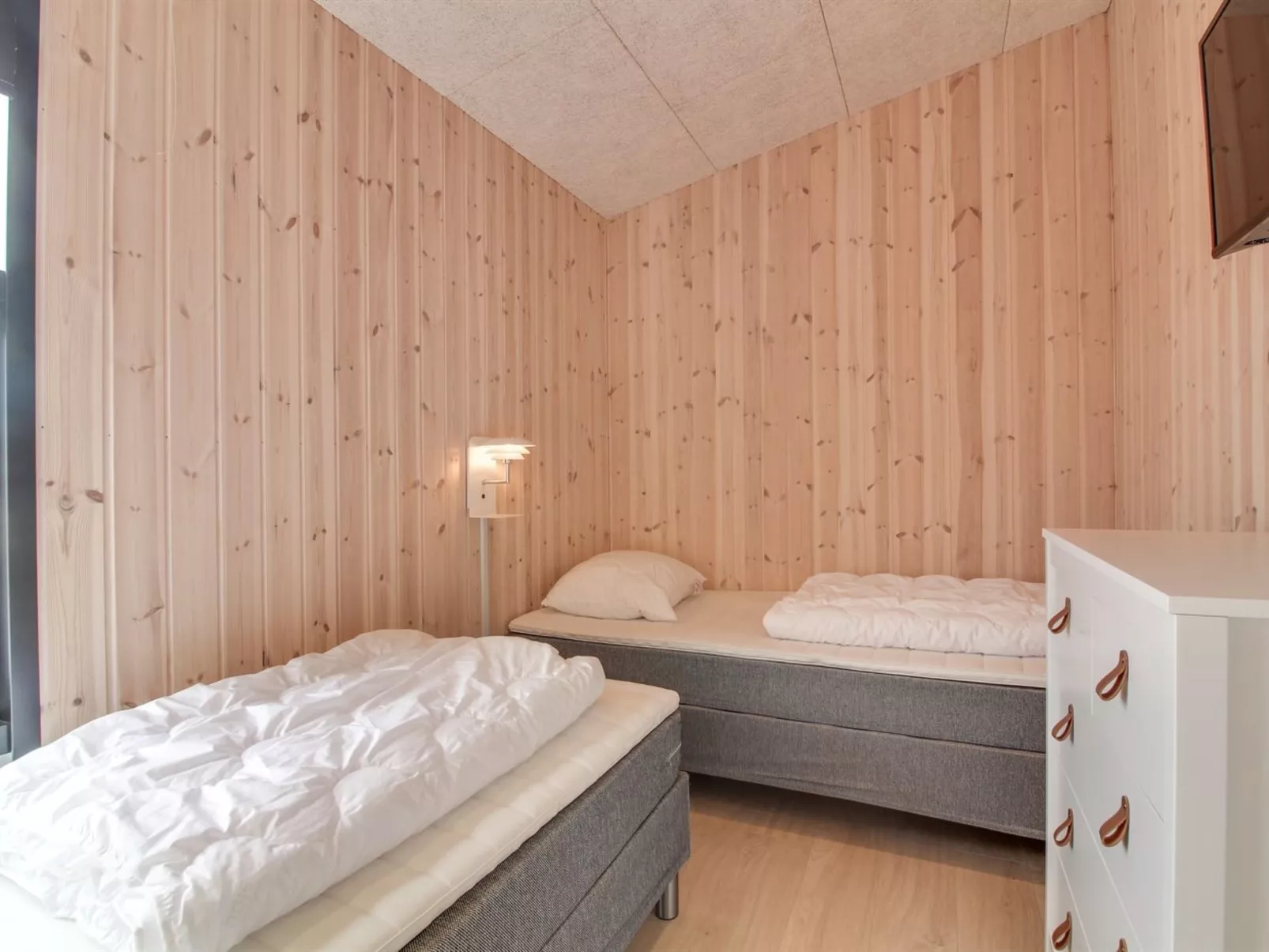 "Heilo" - 300m from the sea-Binnen