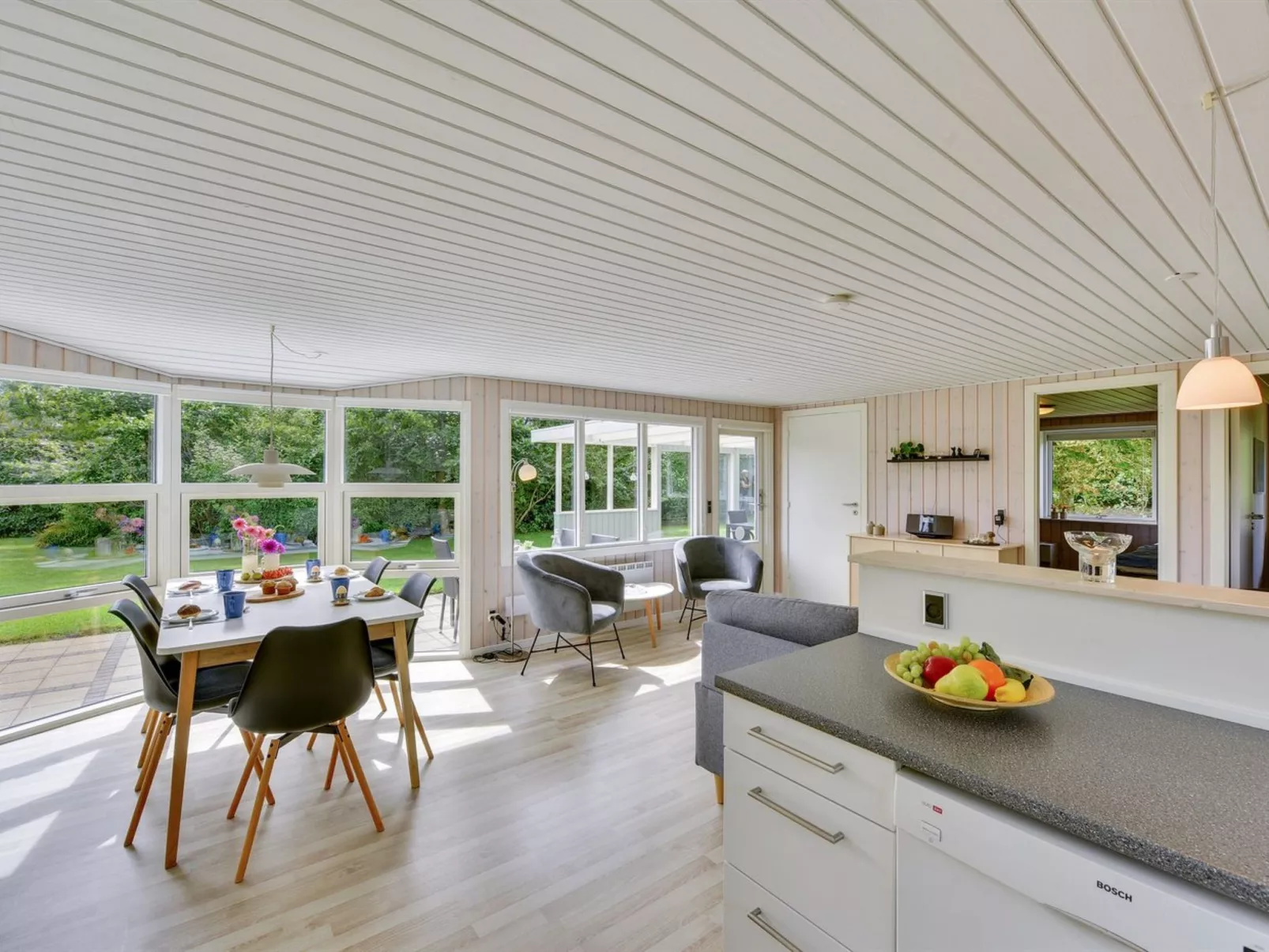 "Anabella" - 400m to the fjord-Binnen