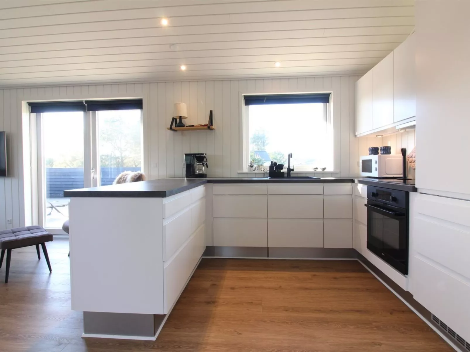 "Kamp" - 700m from the sea-Binnen