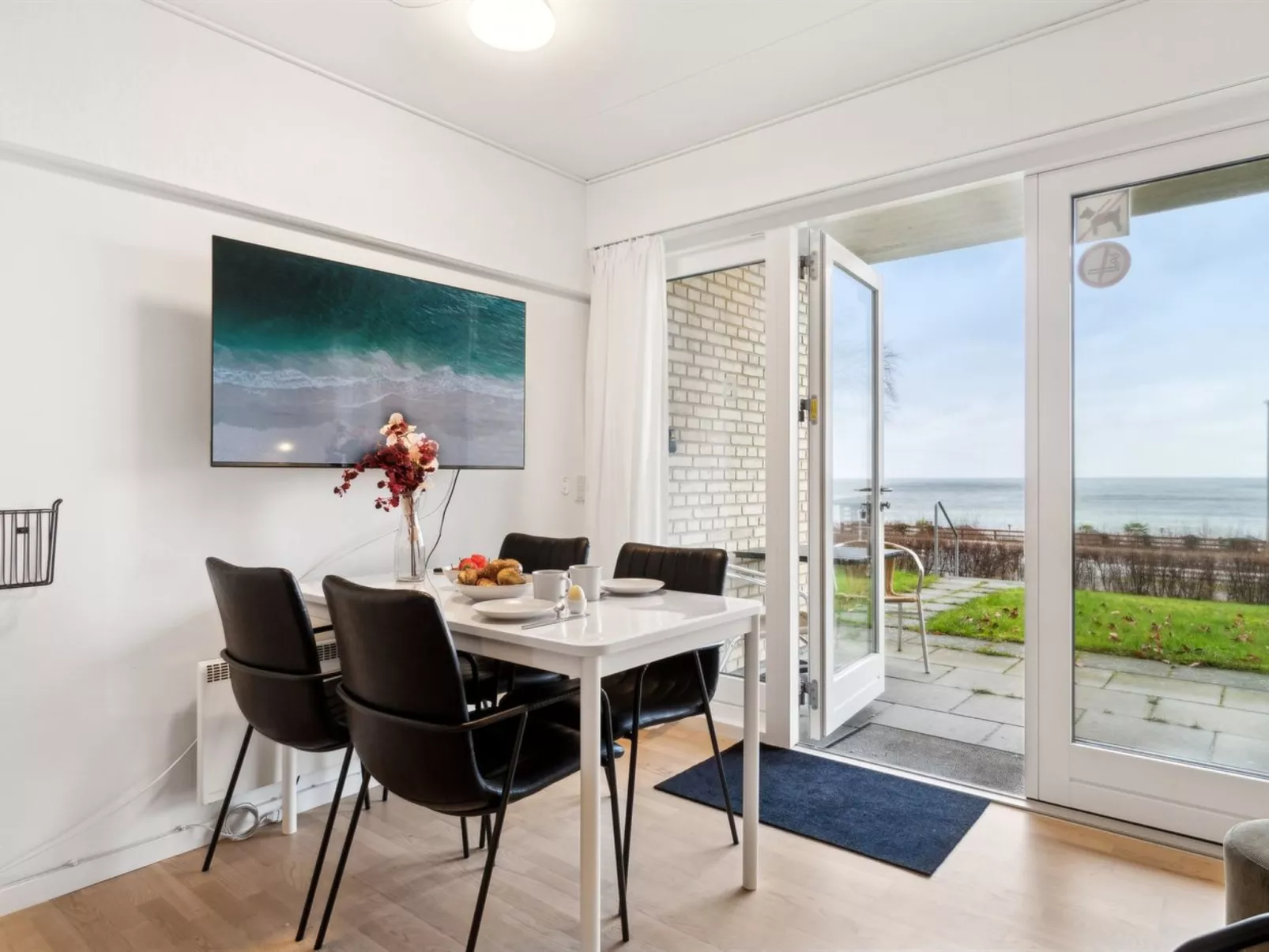 "Annelie" - 75m from the sea-Binnen