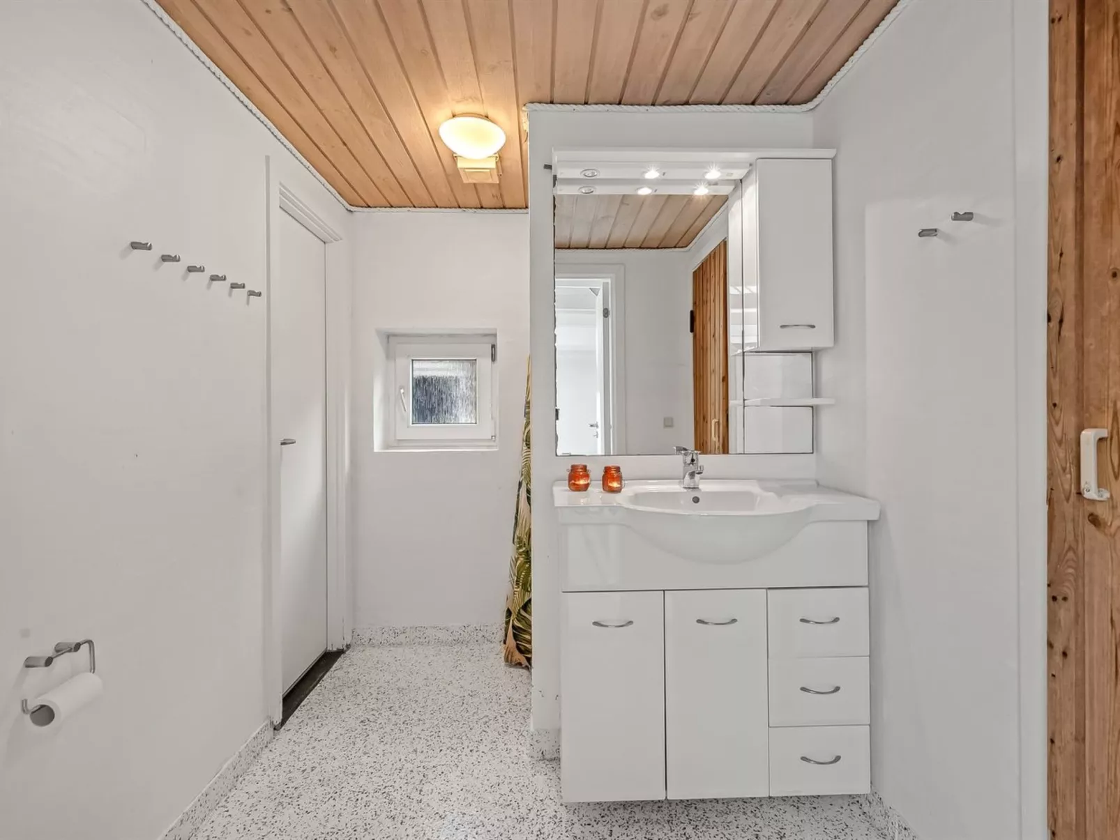 "Alexia" - 300m from the sea-Binnen