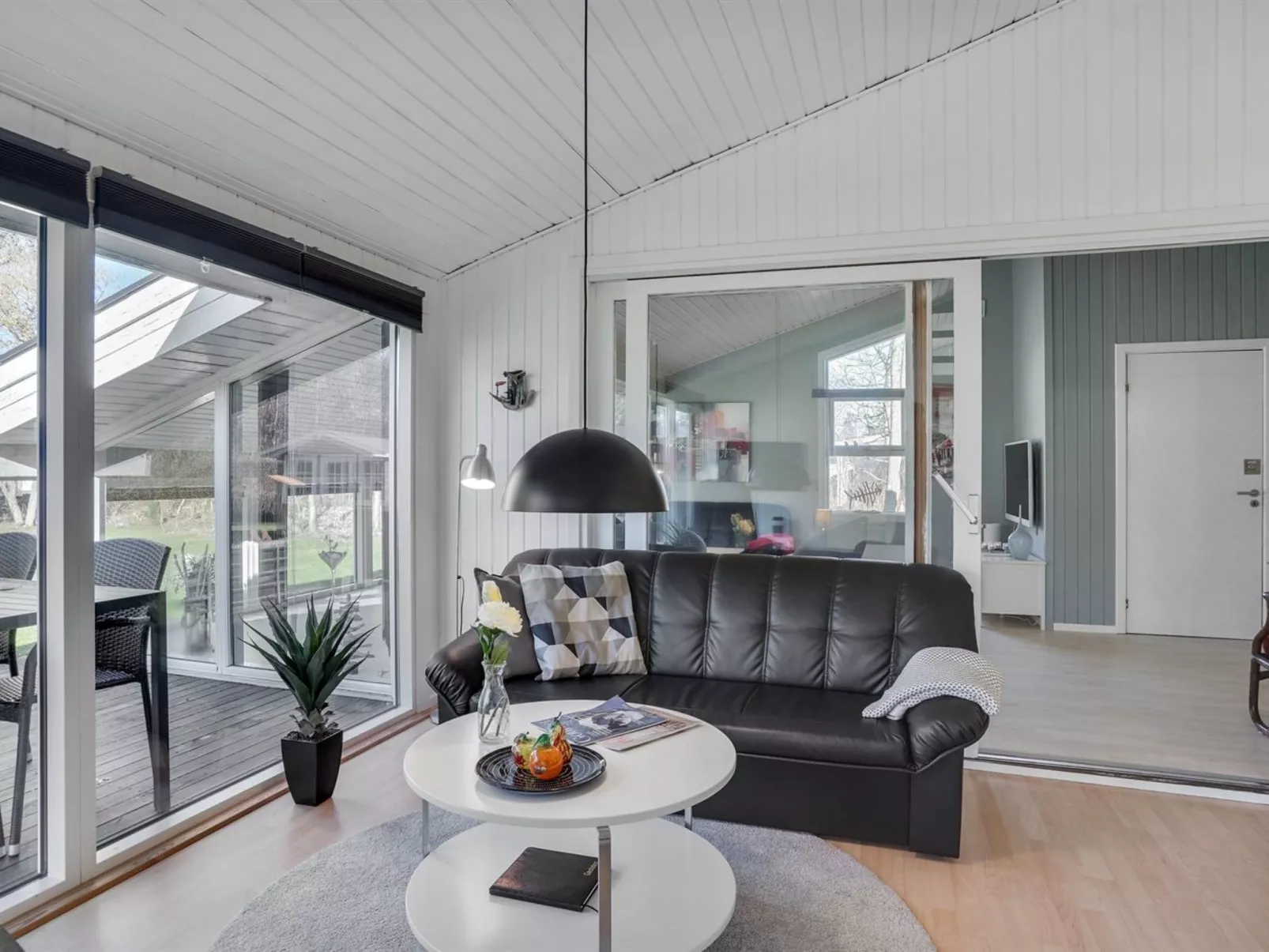 "Tiina" - 1km from the sea-Binnen