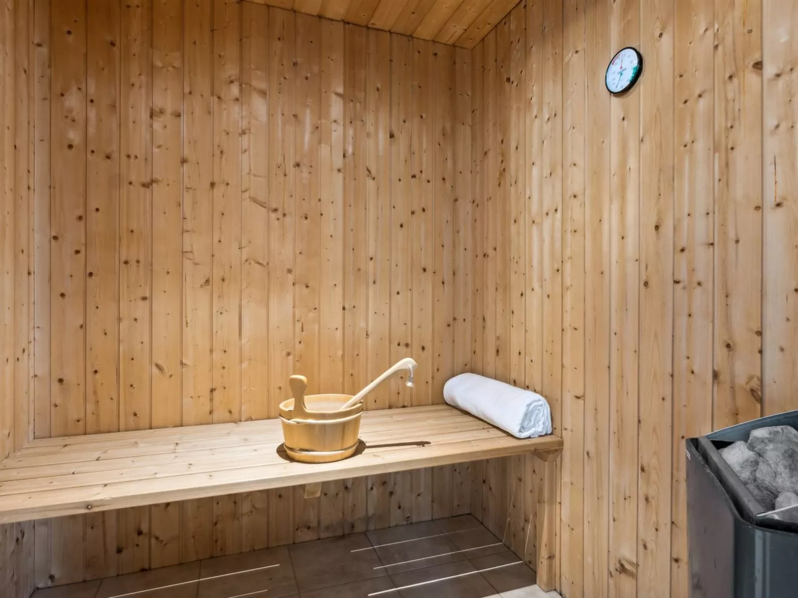 "Spurv" - 1.8km from the sea-Binnen