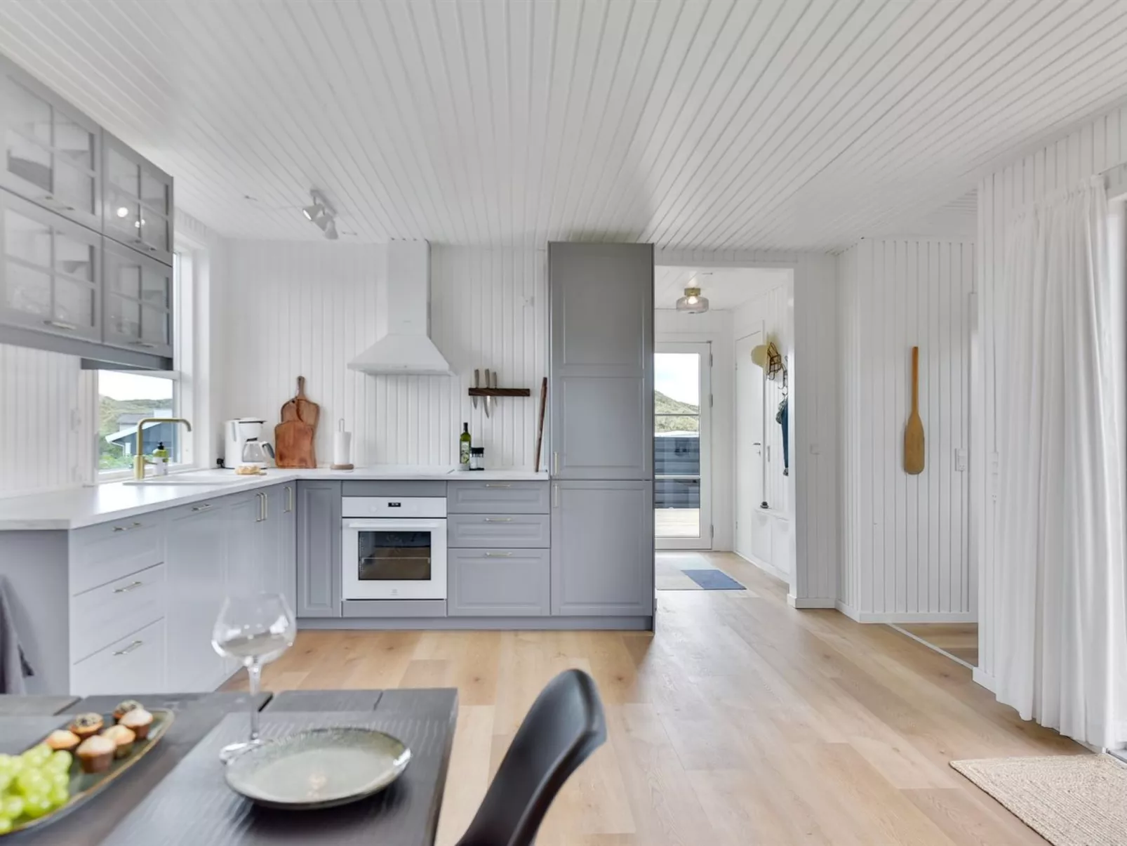 "Arvo" -  from the sea-Binnen