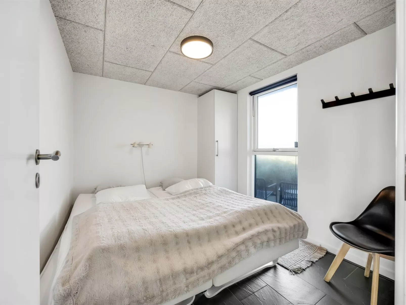 "Antonie" - 95m from the sea-Binnen