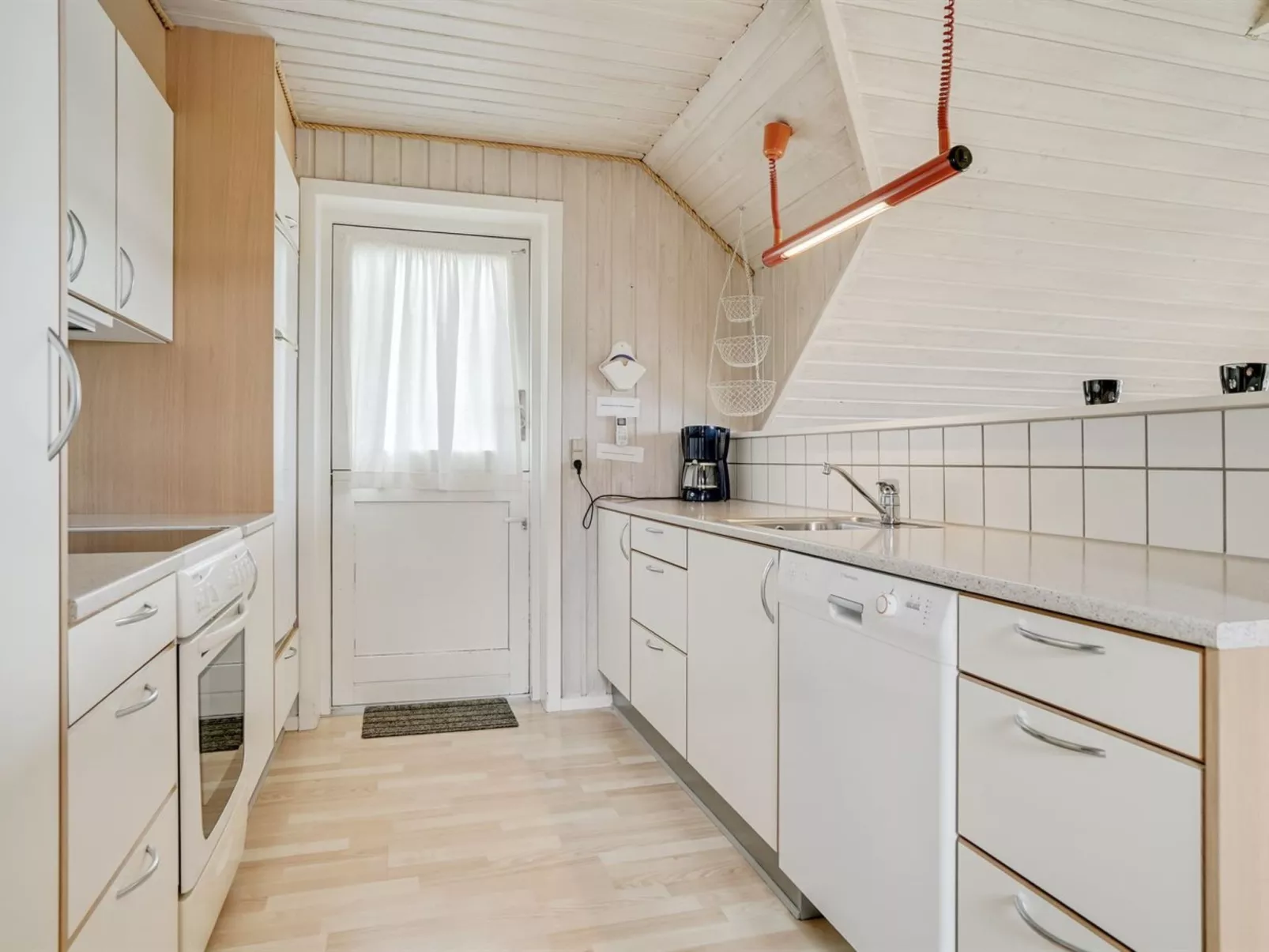 "Felina" -  from the sea-Binnen