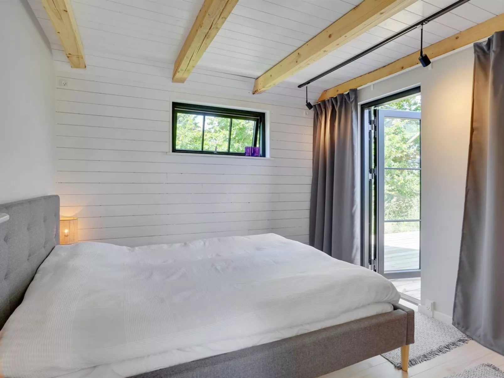 "Henrik" - 100m from the sea-Binnen