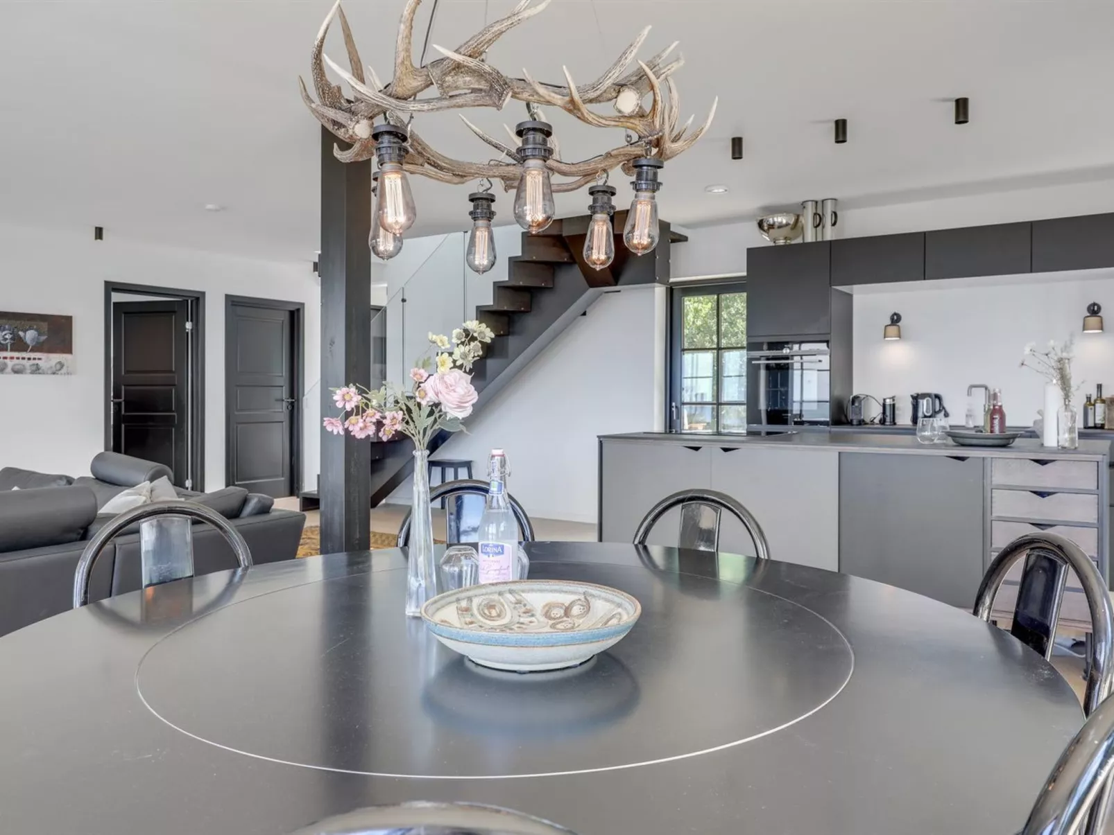 "Thormoth" - 200m from the sea-Binnen