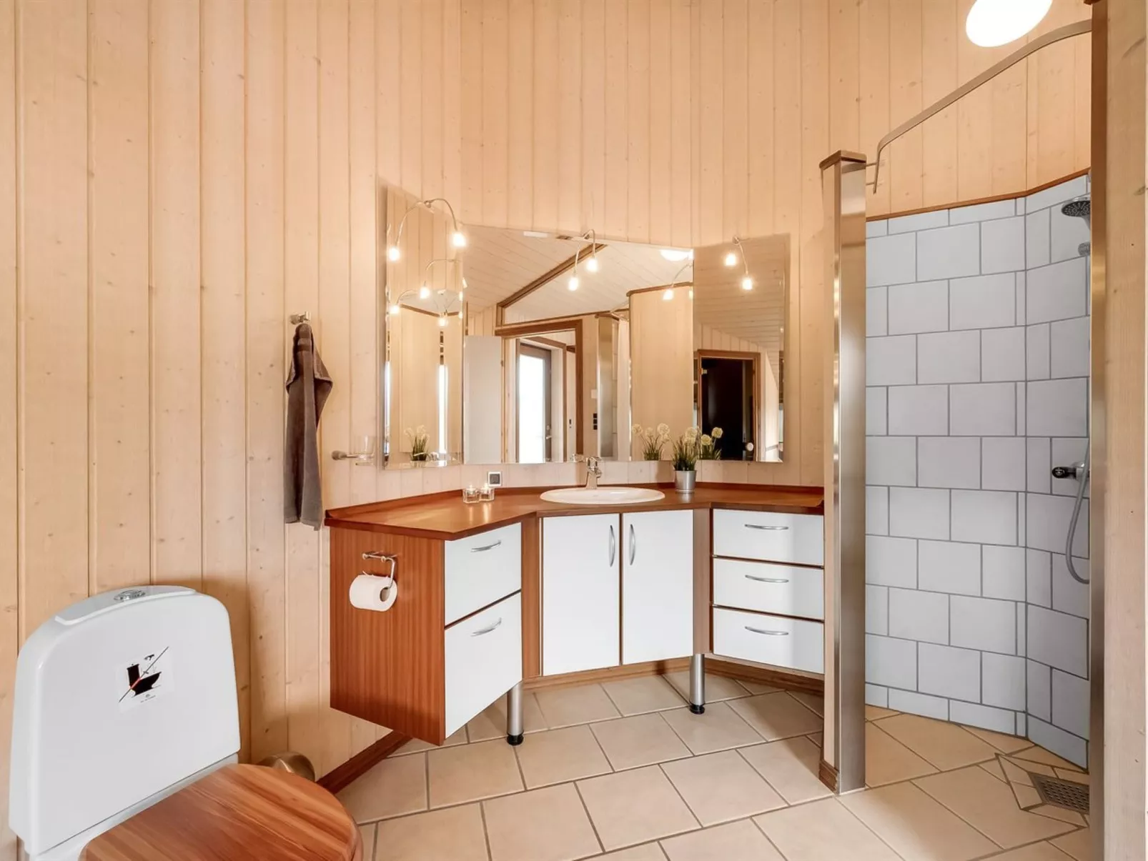 "Malila" - 400m to the fjord-Binnen