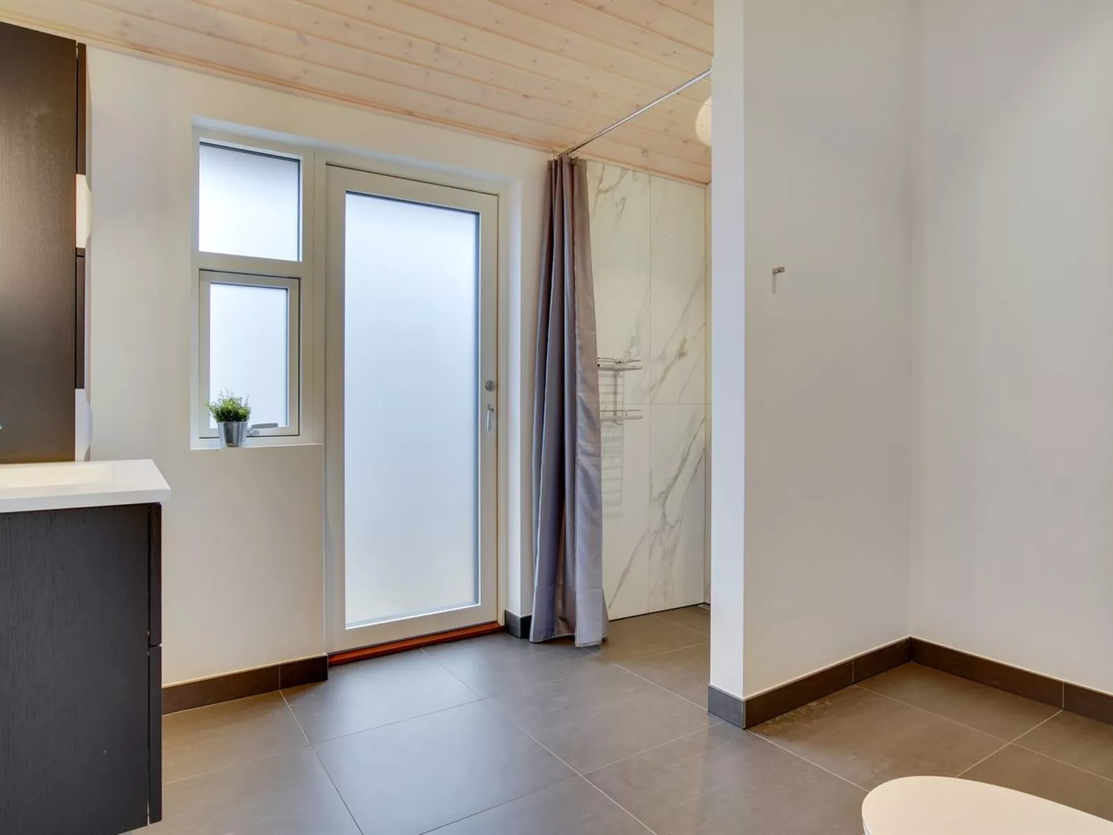 "Amitola" - 700m from the sea-Binnen