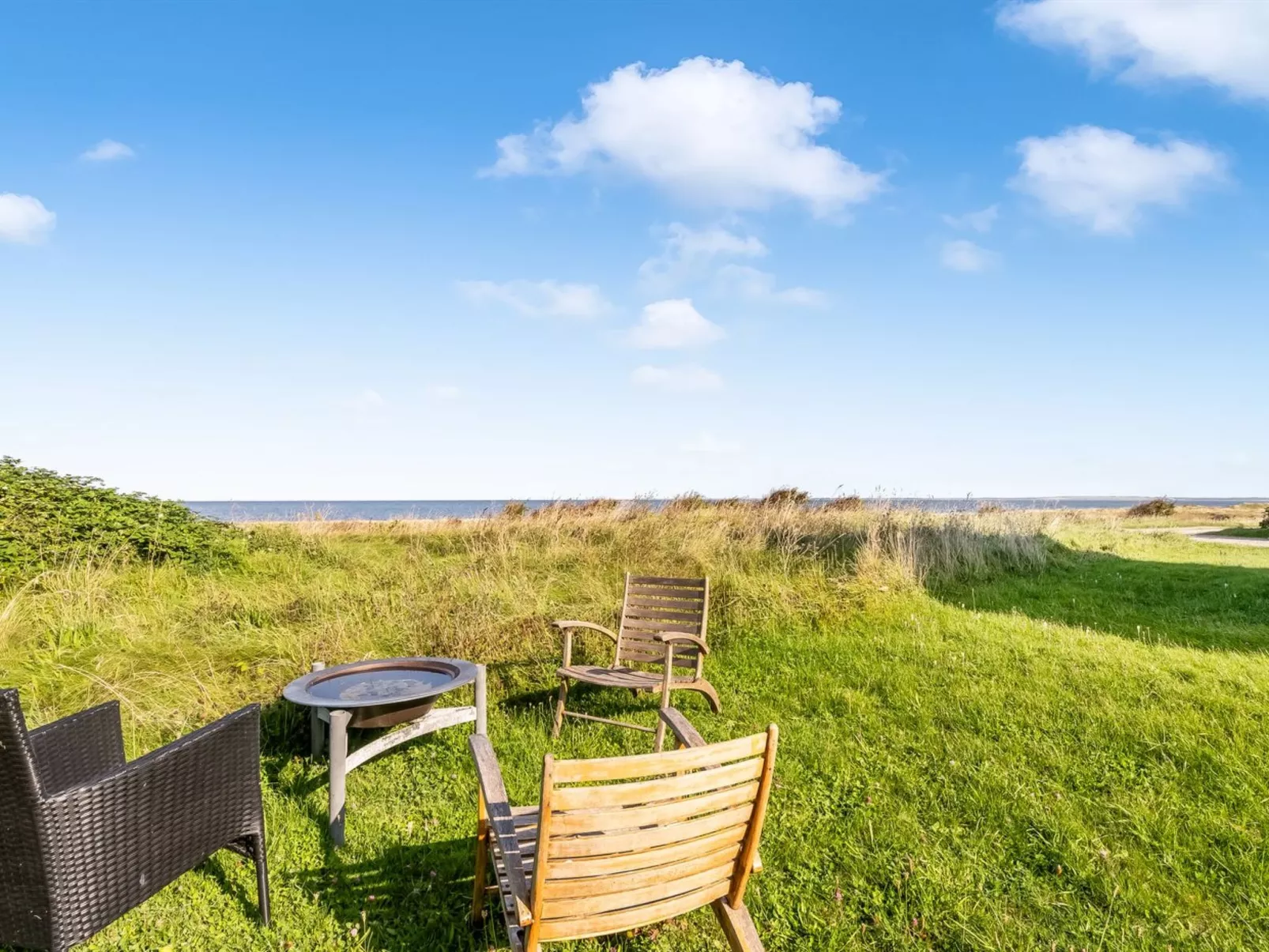 "Agrippa" - 30m to the fjord-Buiten