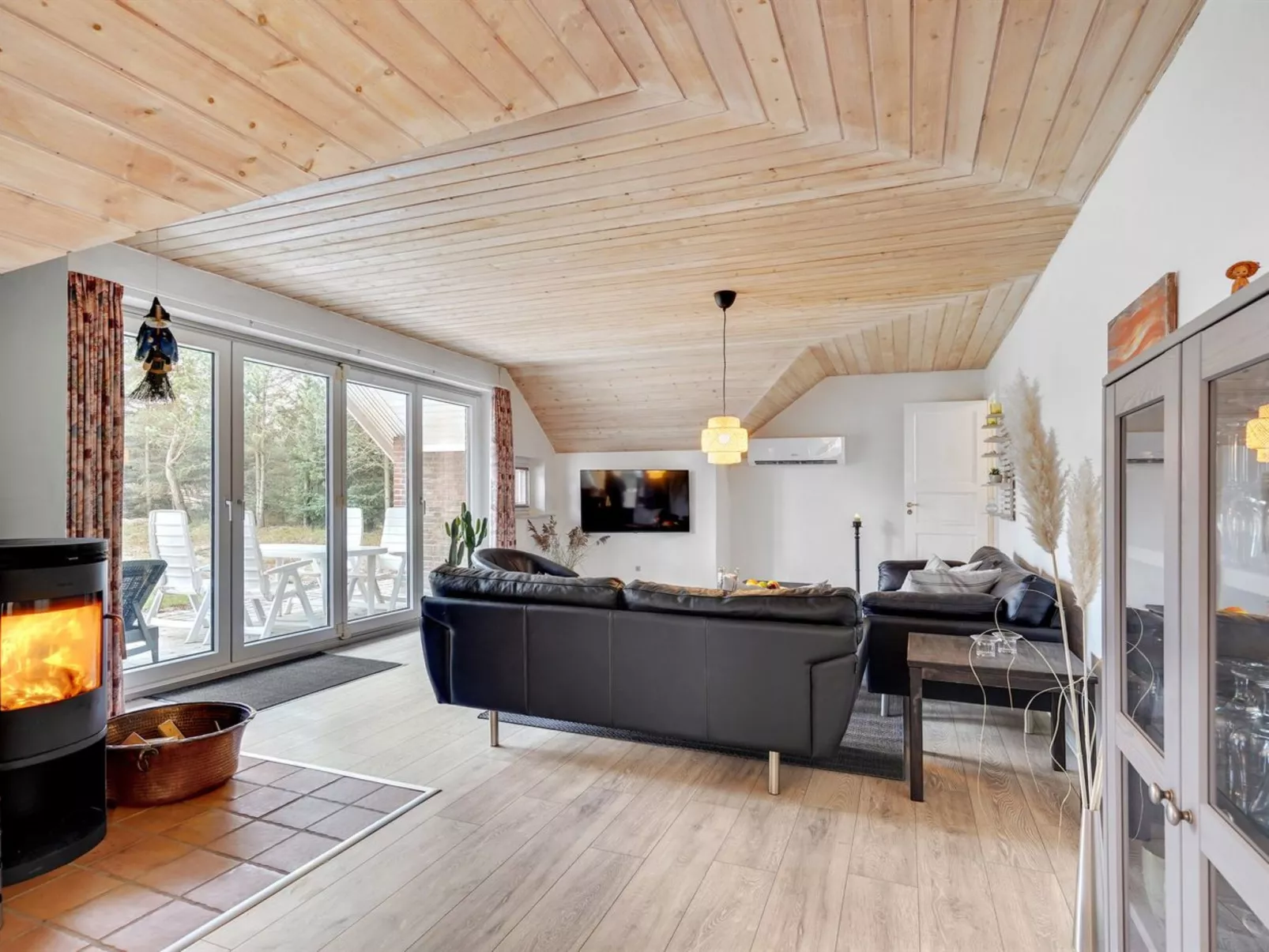 "Lumi" - 800m from the sea-Binnen