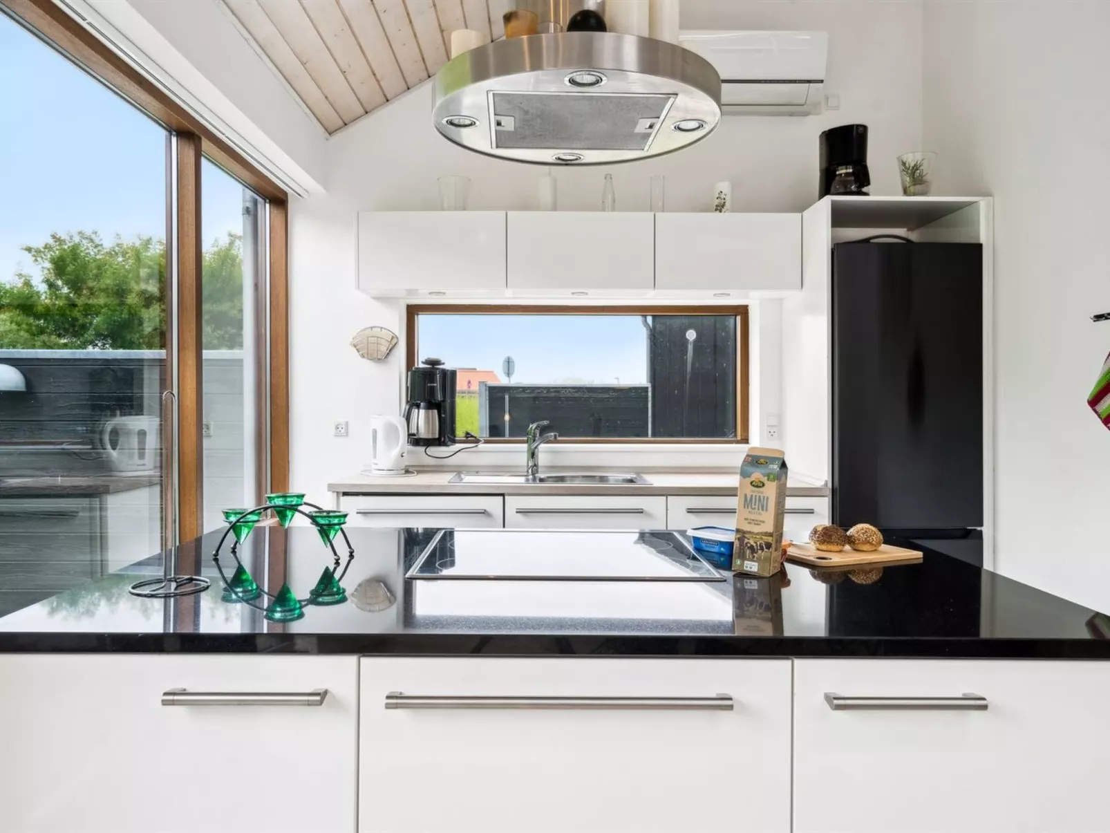 "Elara" - 200m from the sea-Binnen