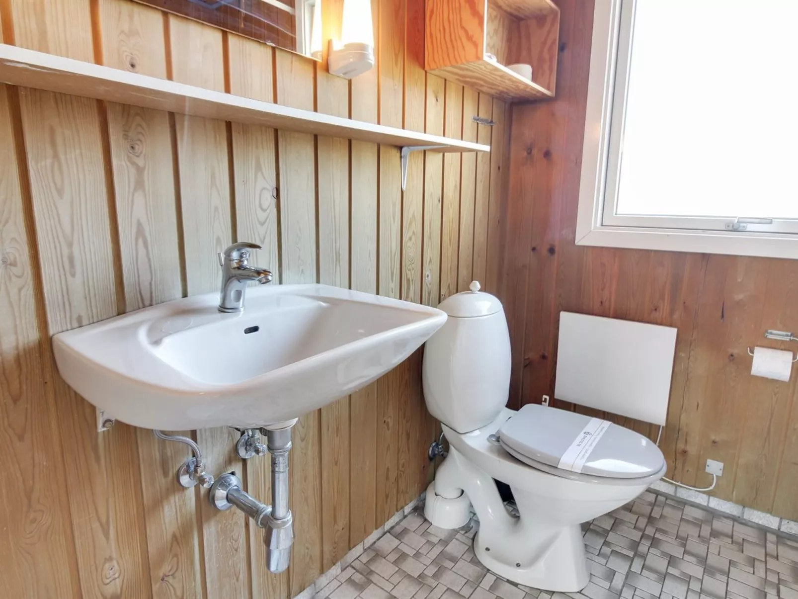 "Babo" -  from the sea-Binnen