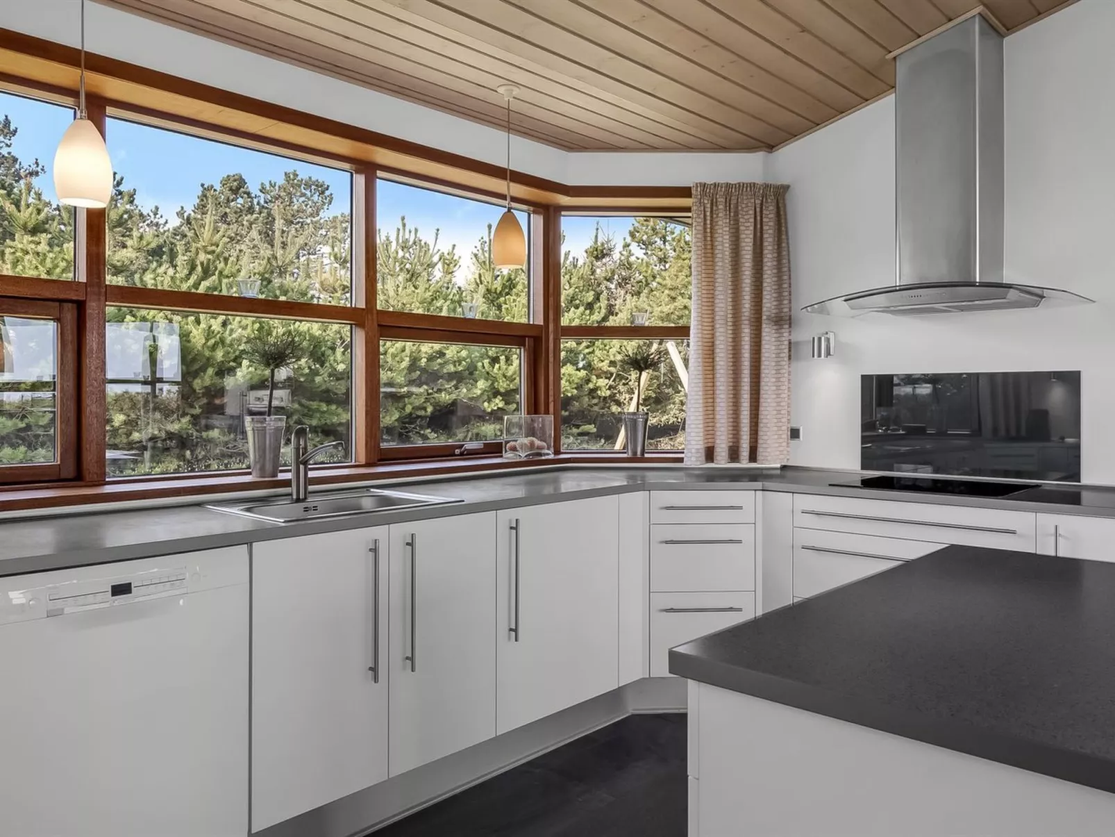 "Amundi" - 3.8km from the sea-Binnen