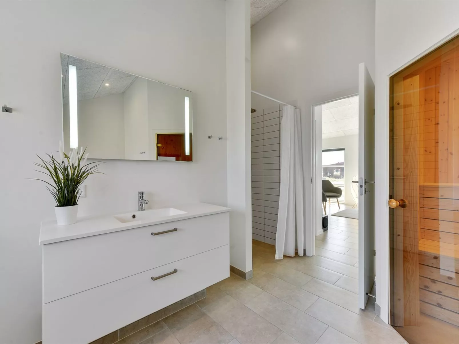 "Karen" - 900m from the sea-Binnen