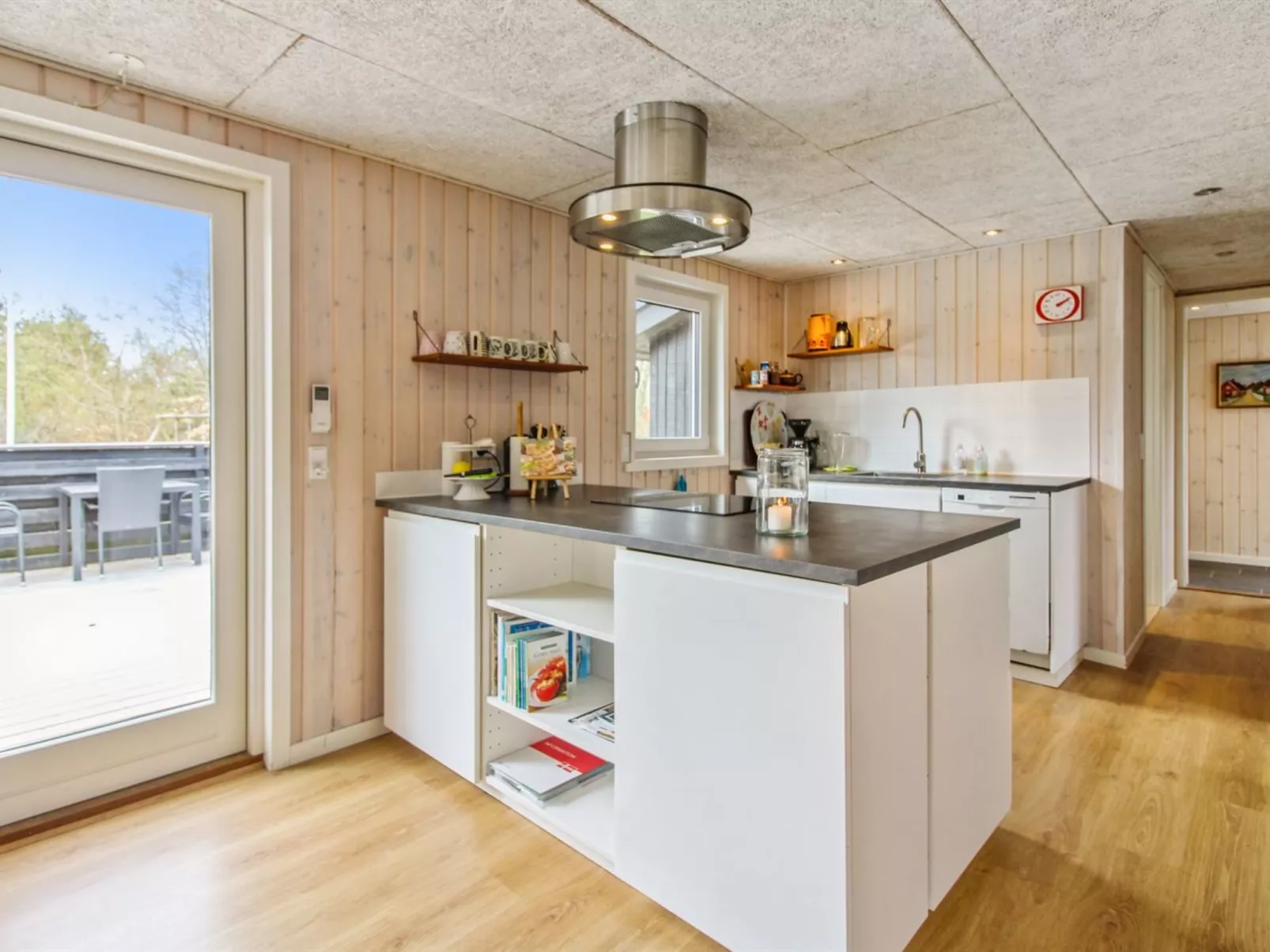 "Nielsine" - 1.5km from the sea-Binnen