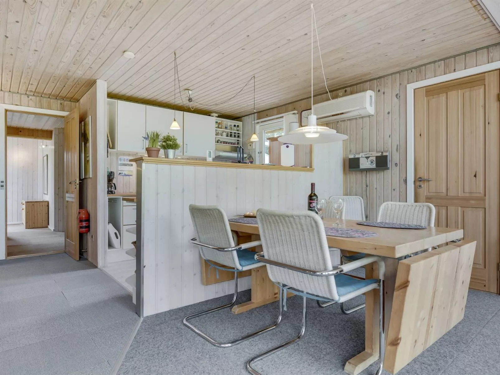 "Virpi" - 400m from the sea-Binnen