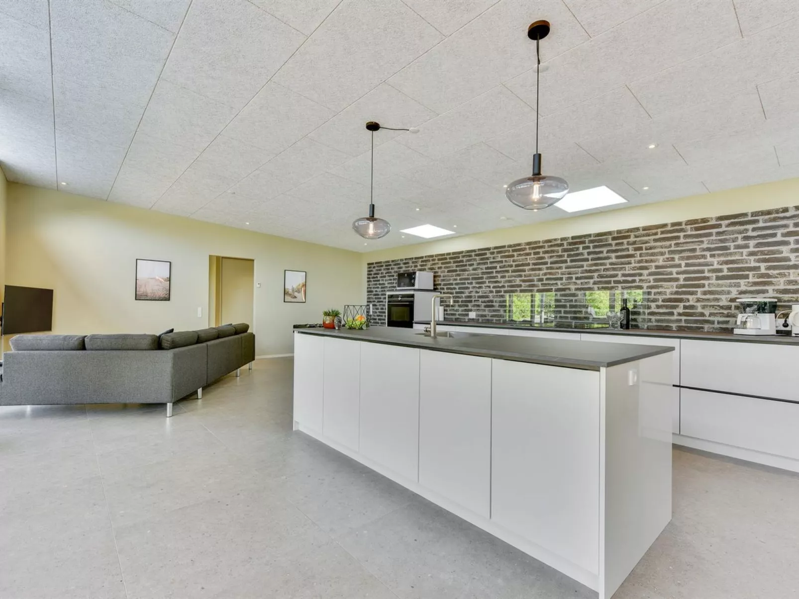 "Hiorulf" - 1.4km from the sea-Binnen