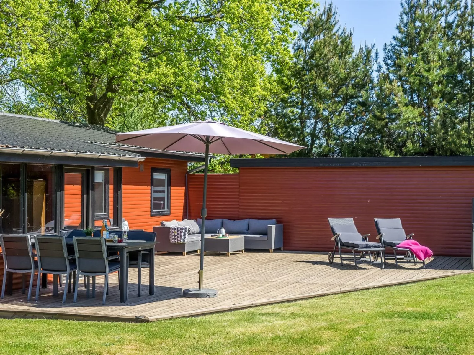 "Elmina" -  from the sea-Buiten