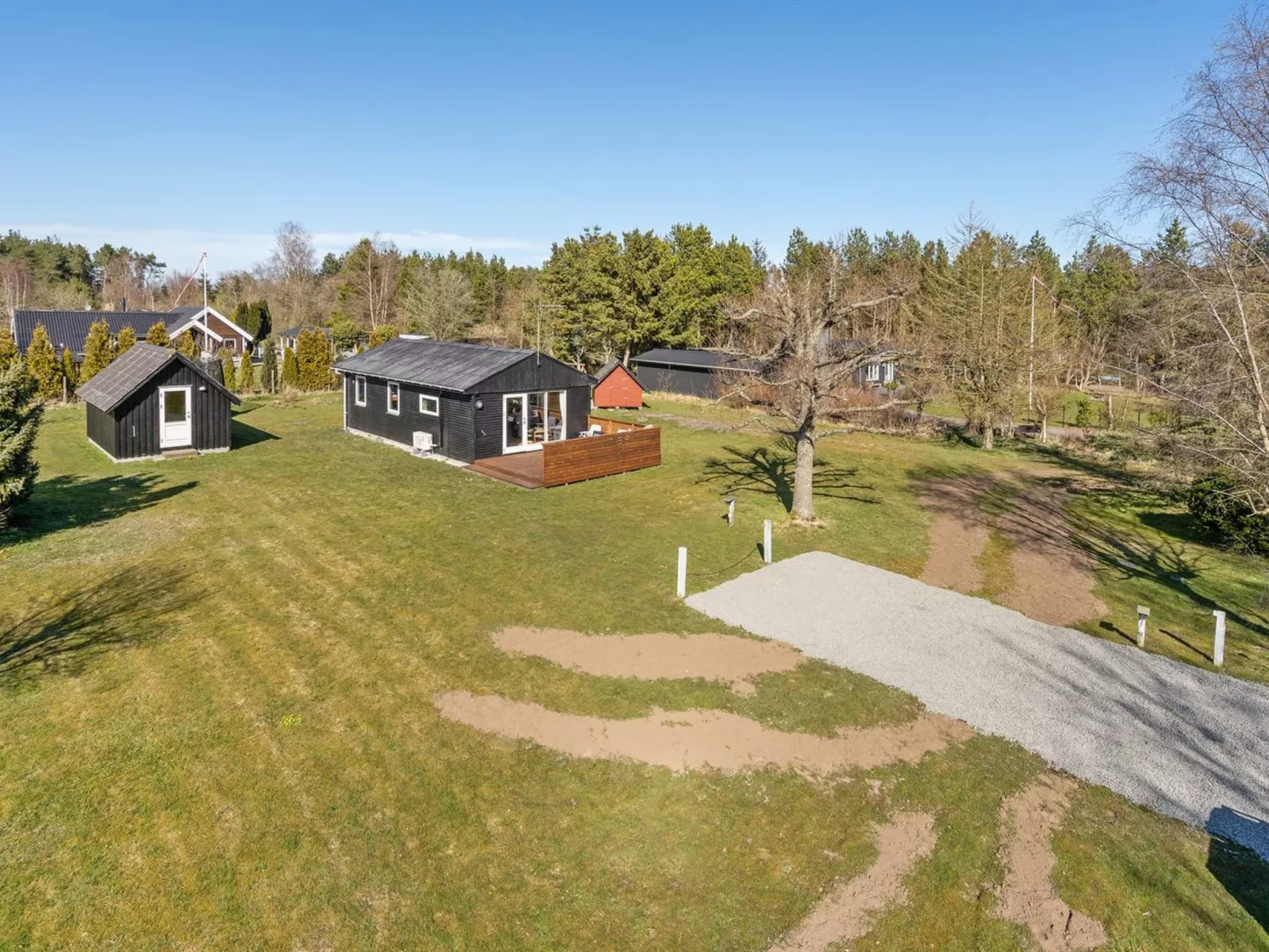 "Julla" - 1.5km from the sea-Buiten