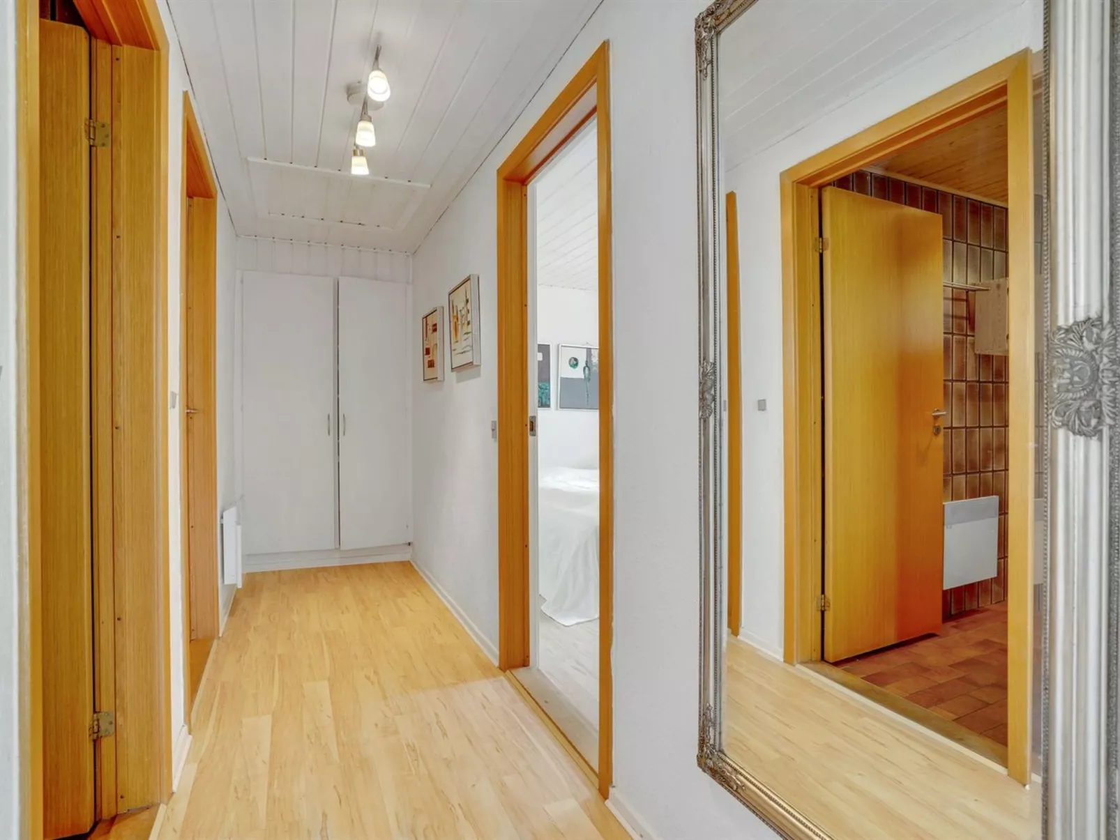 "Naumka" - 200m to the fjord-Binnen