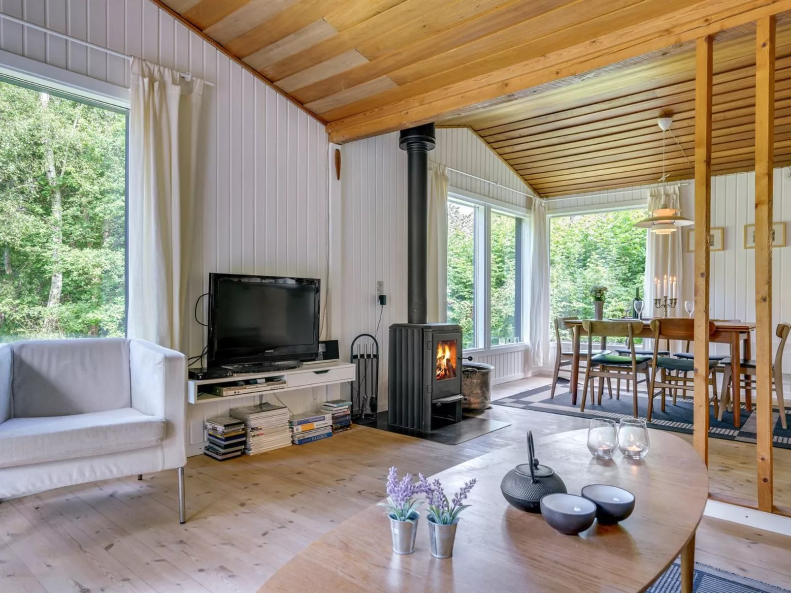 "Lucie" - 1.5km from the sea-Binnen