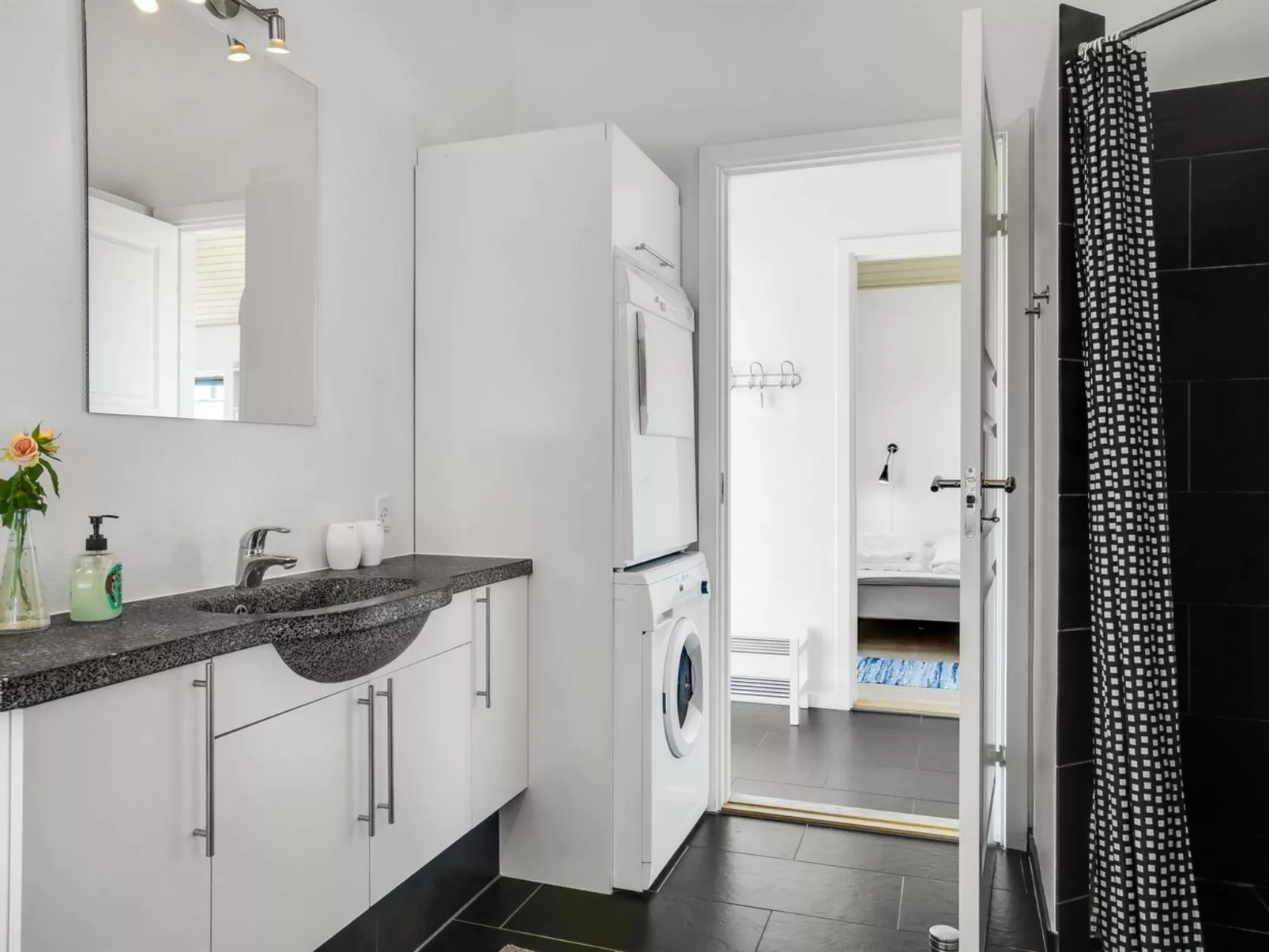 "Sinica" - 1.4km from the sea-Binnen