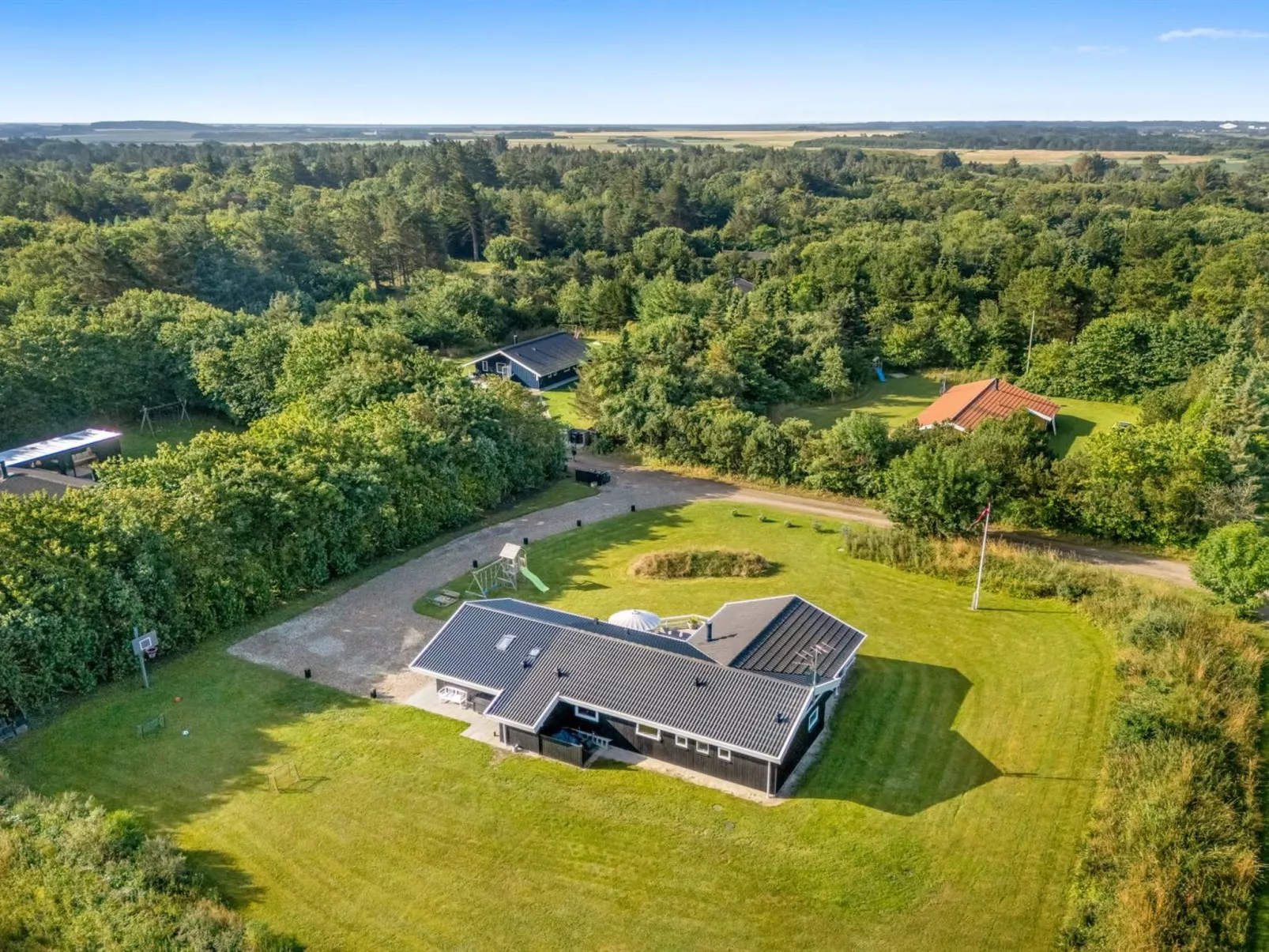 "Sviðandi" - 1.5km from the sea-Buiten