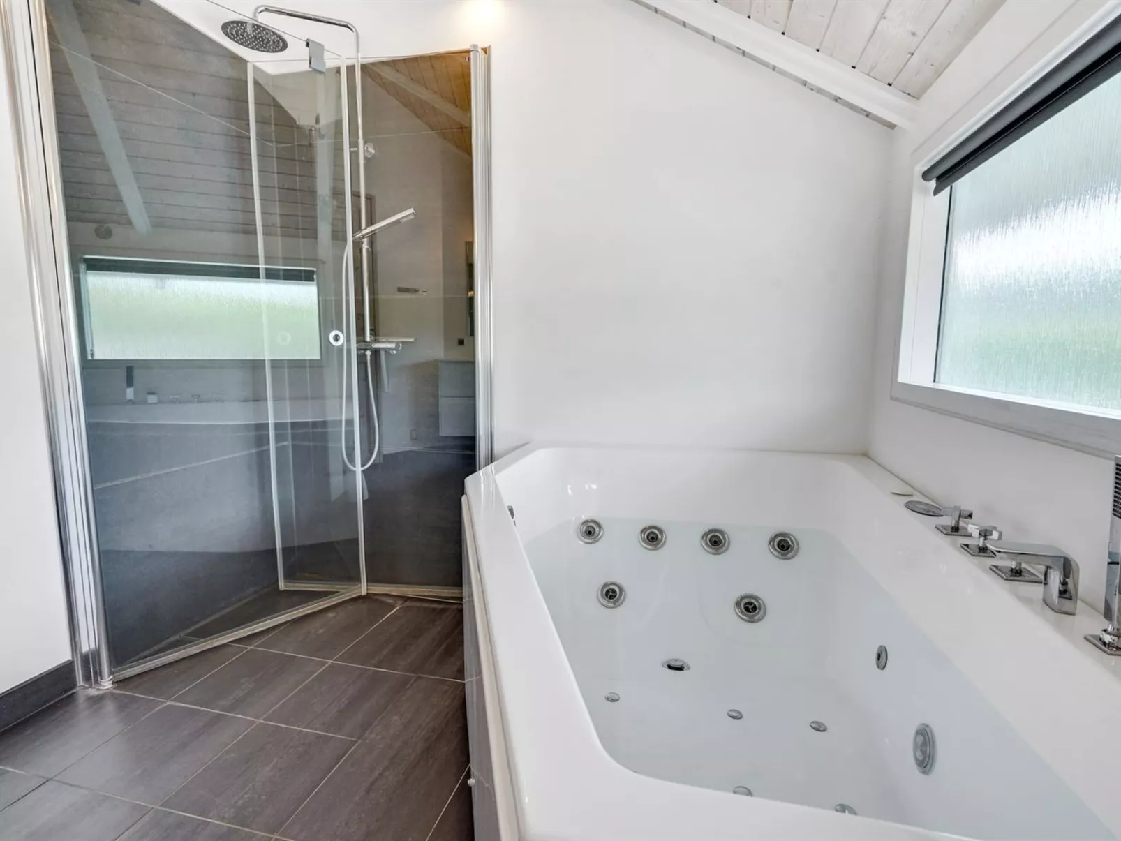 "Annvy" - 200m from the sea-Binnen