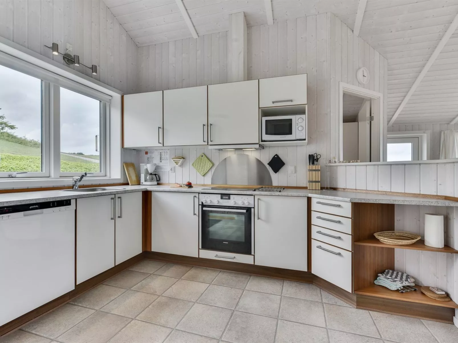 "Sisko" - 600m from the sea-Binnen