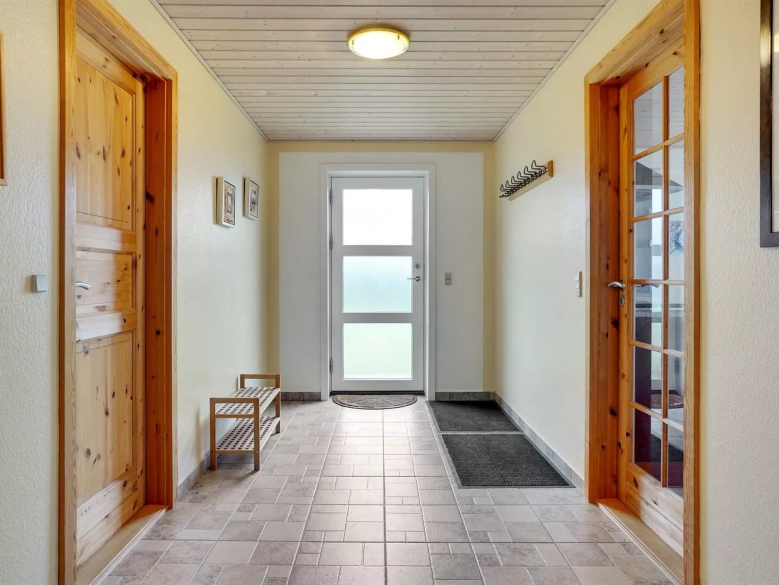 "Ambrosius" - 75m from the sea-Binnen