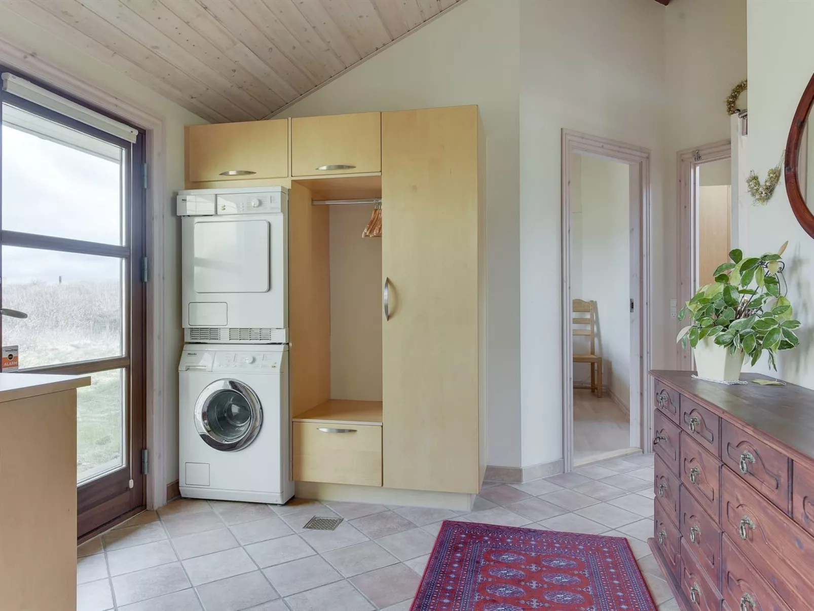 "Fam" - 300m from the sea-Binnen