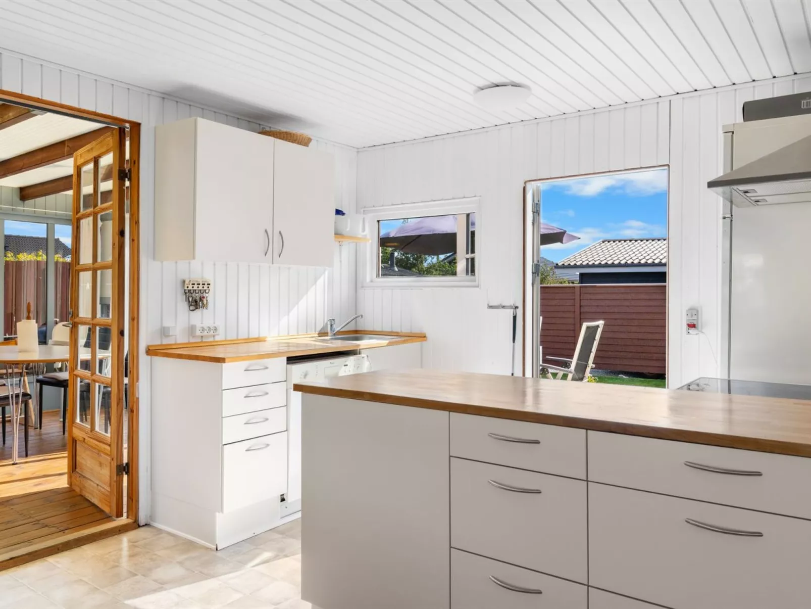 "Neea" - 40m from the sea-Binnen