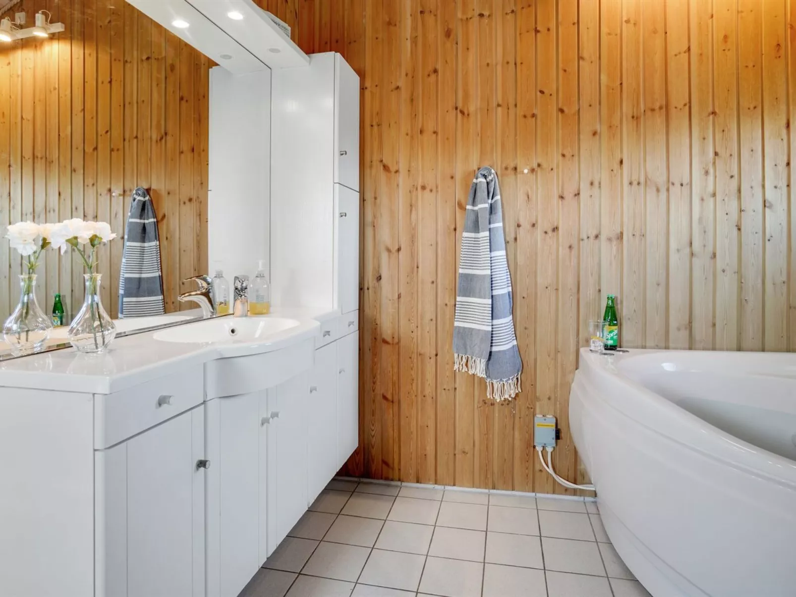 "Dunya" - 400m from the sea-Binnen