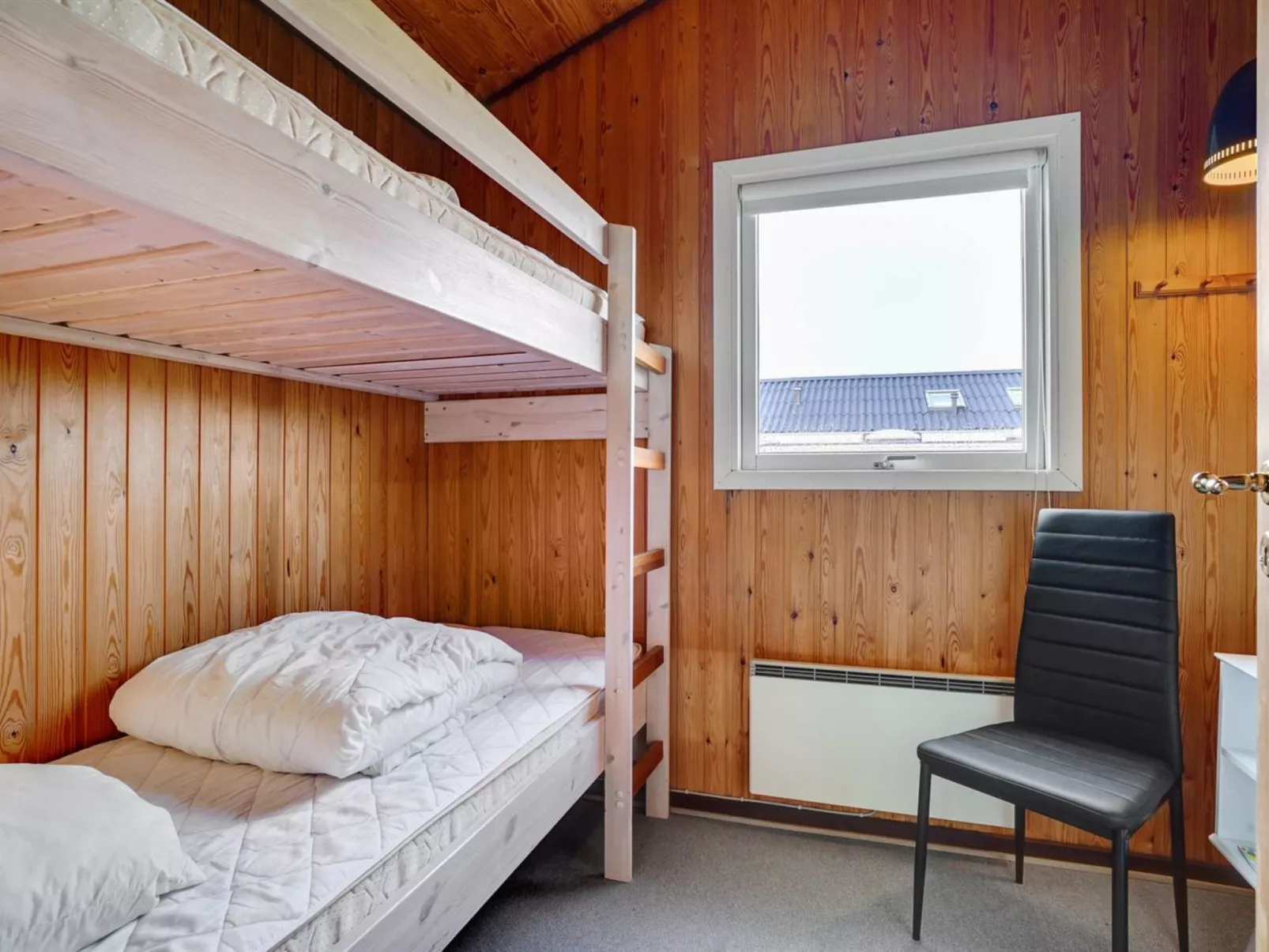 "Denahi" - 400m to the fjord-Binnen