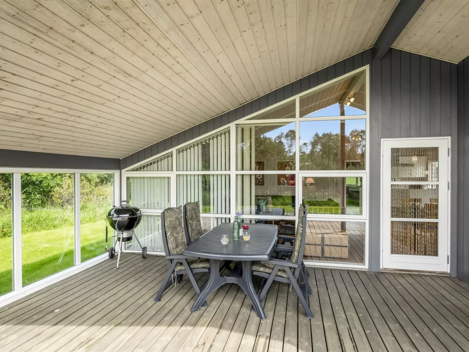 "Karlsefni" - 600m to the fjord-Buiten