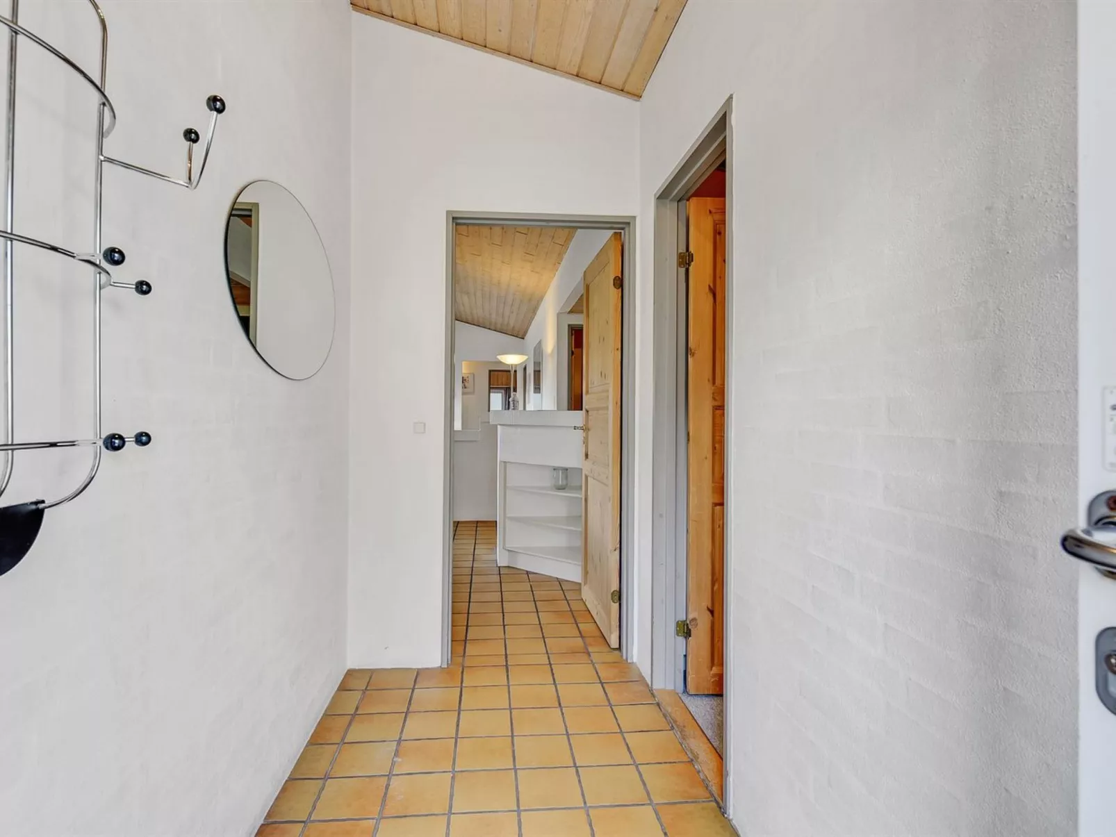 "Tali" - 700m from the sea-Binnen