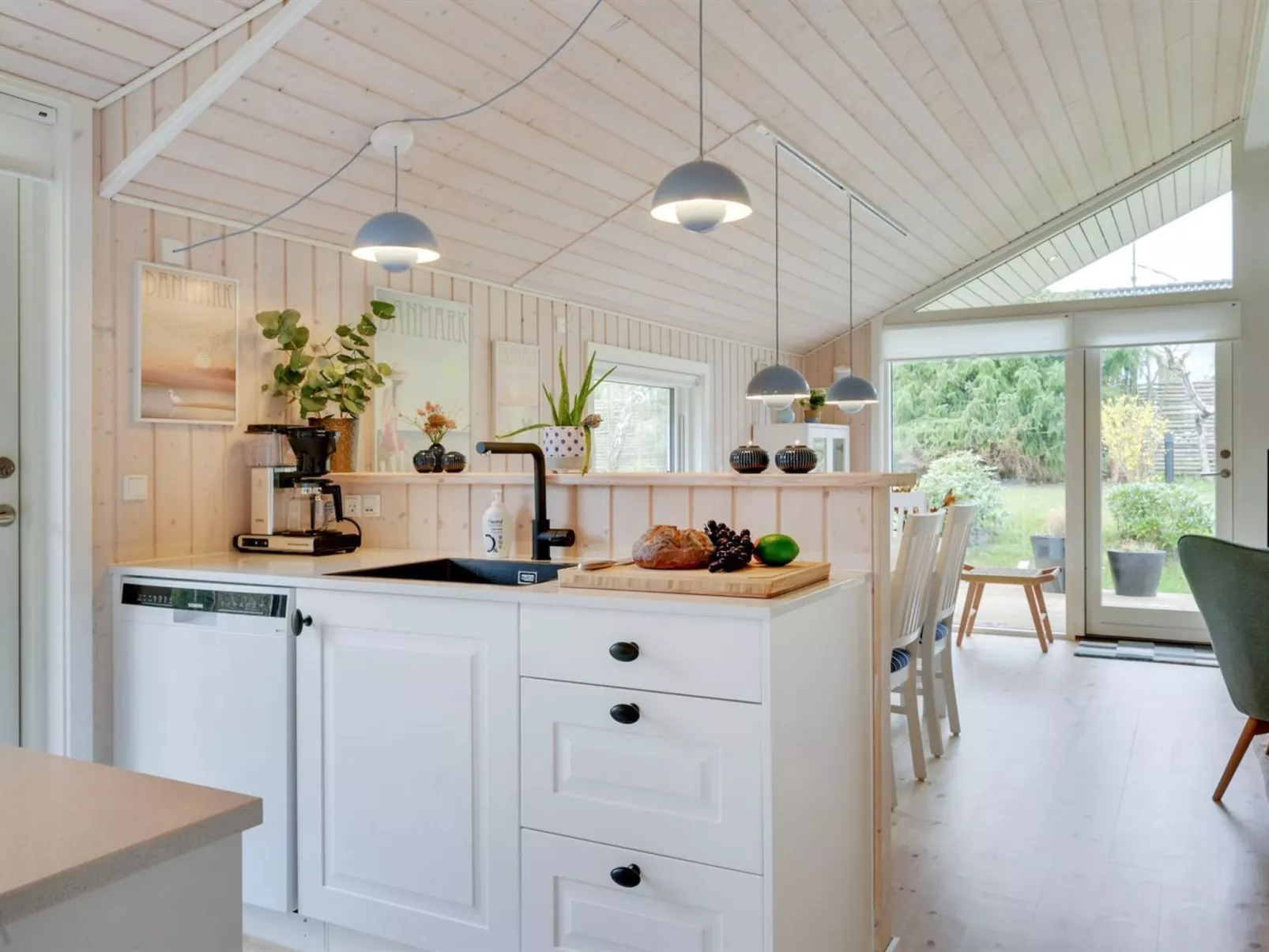 "Franca" - 500m from the sea-Binnen