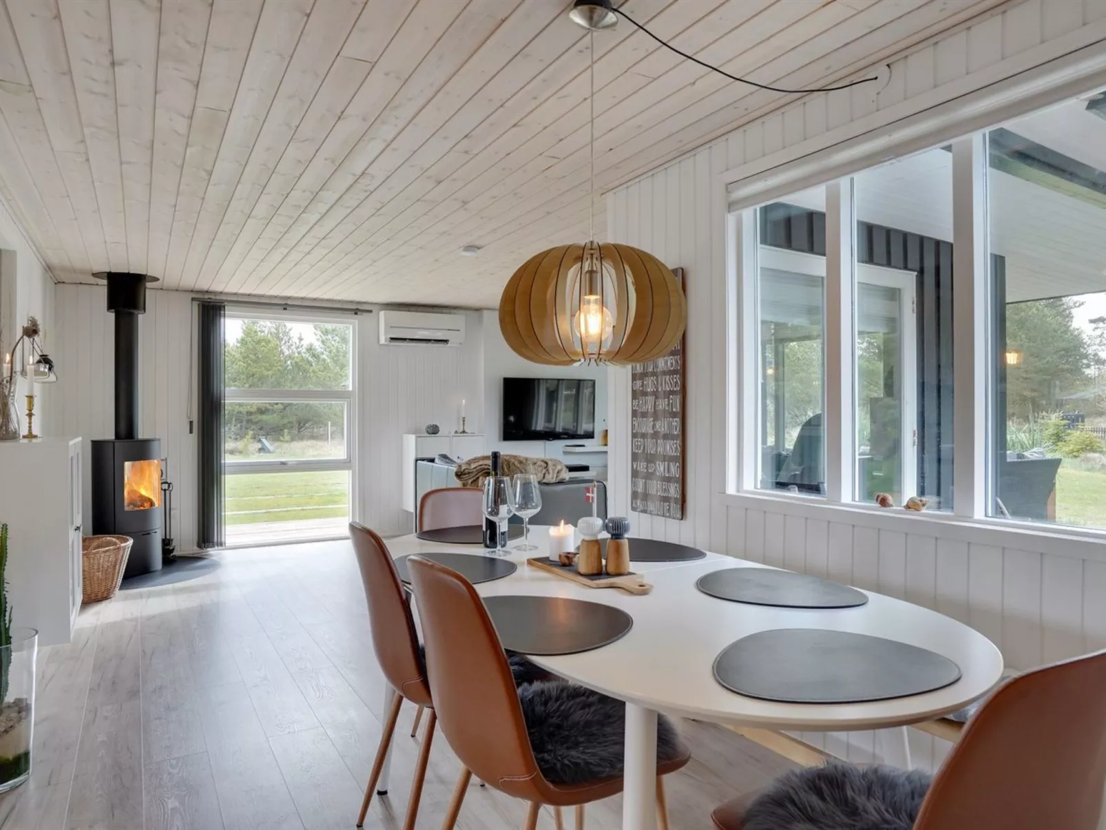 "Monja" - 2.2km from the sea-Binnen