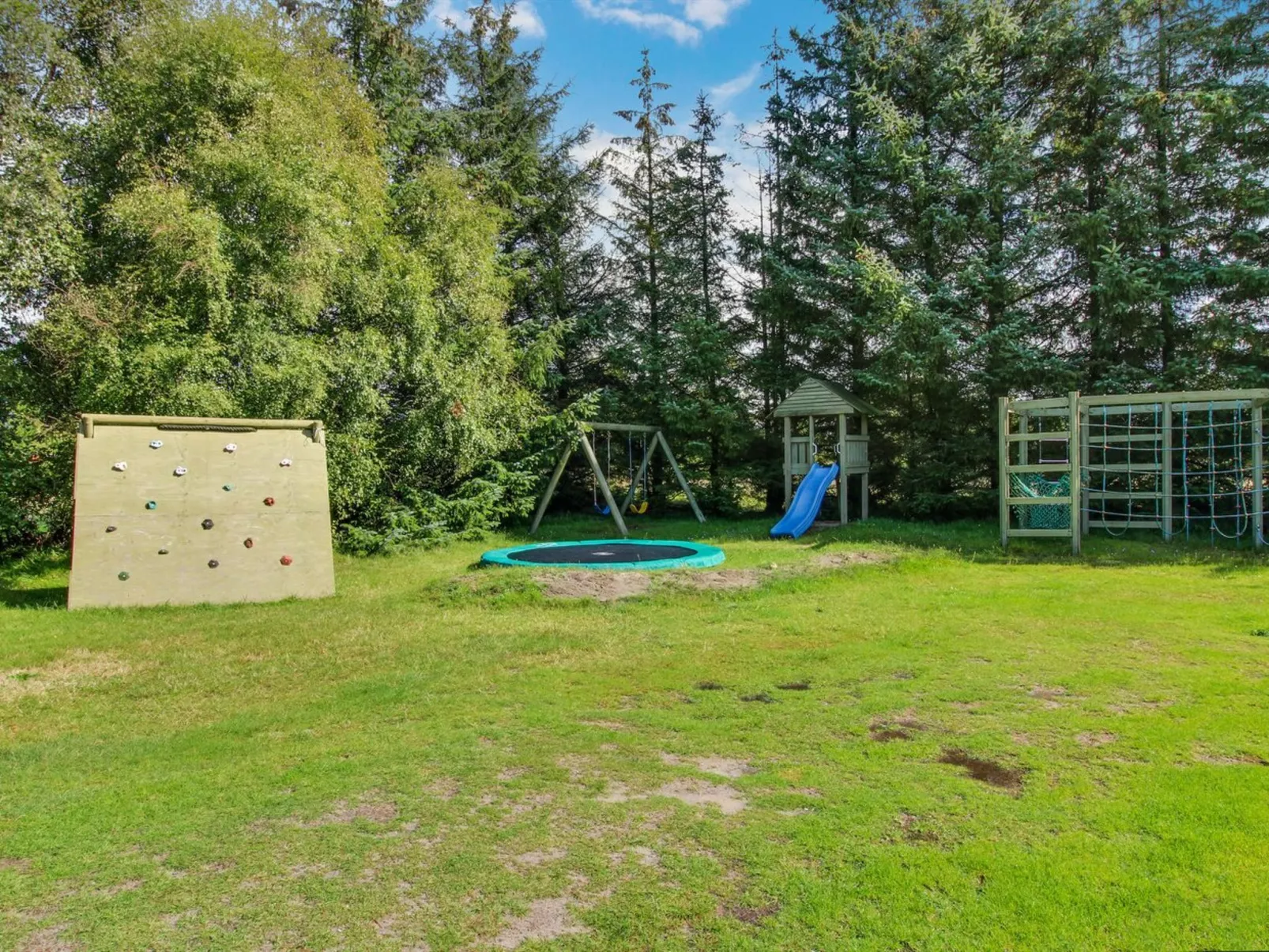 "Patrik" - 1.4km from the sea-Buiten