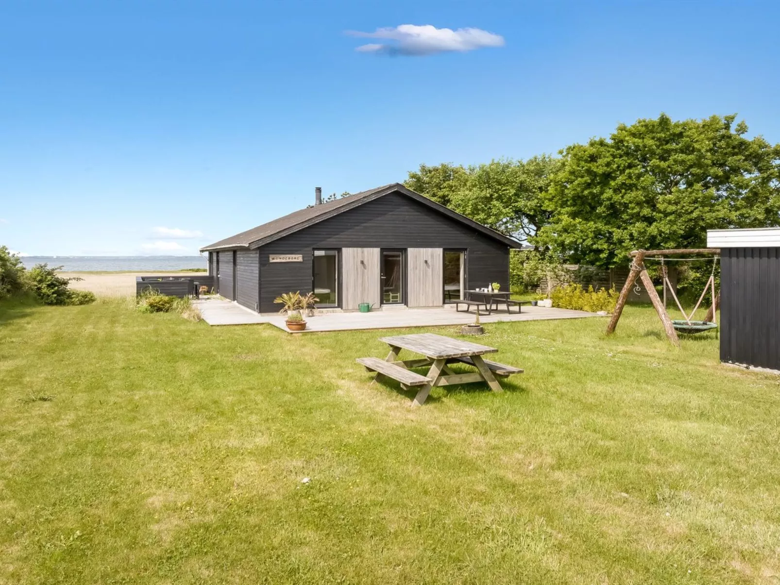 "Aslag" - 150m to the fjord-Buiten